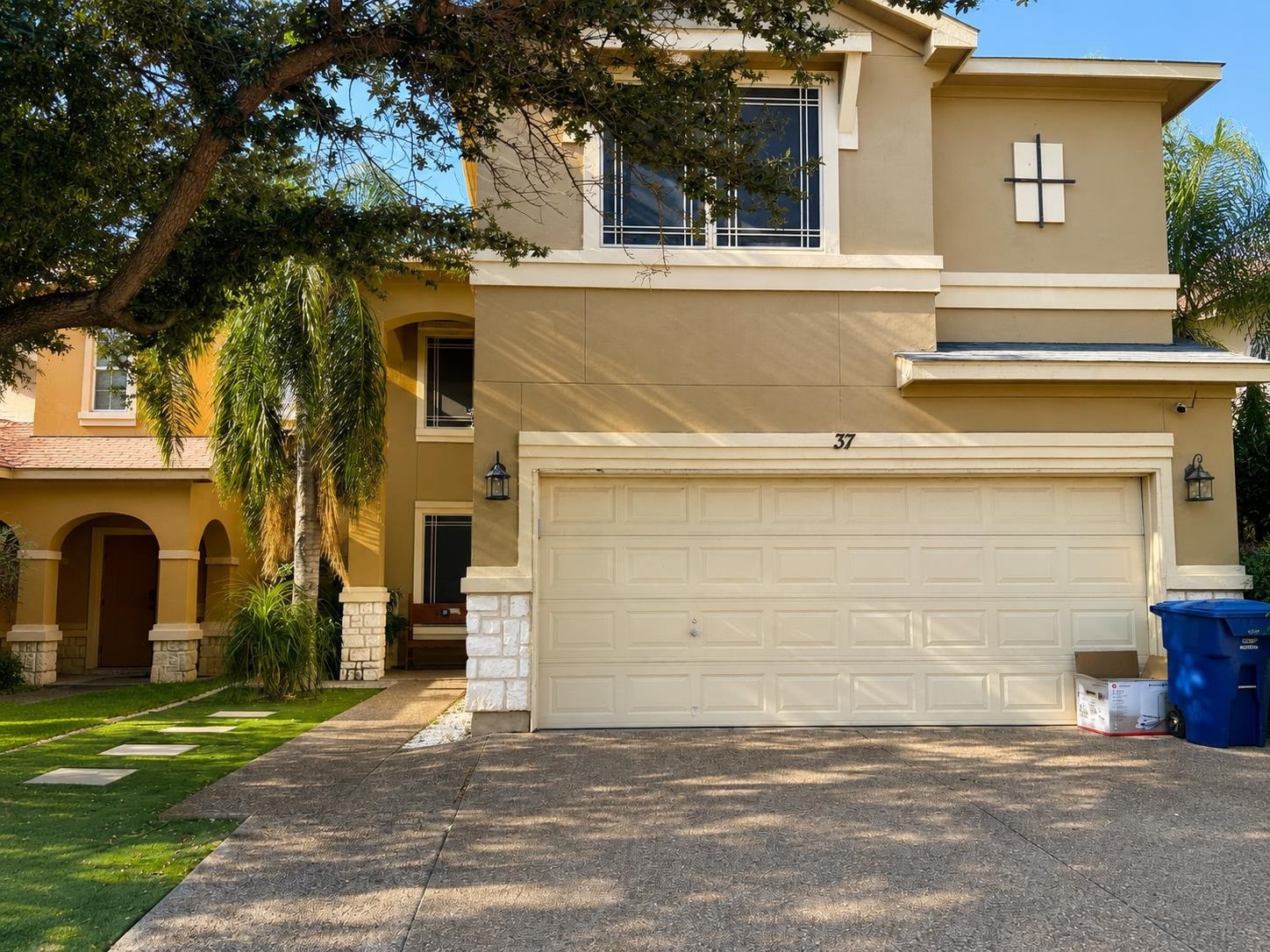 9310 Albany Dr 37