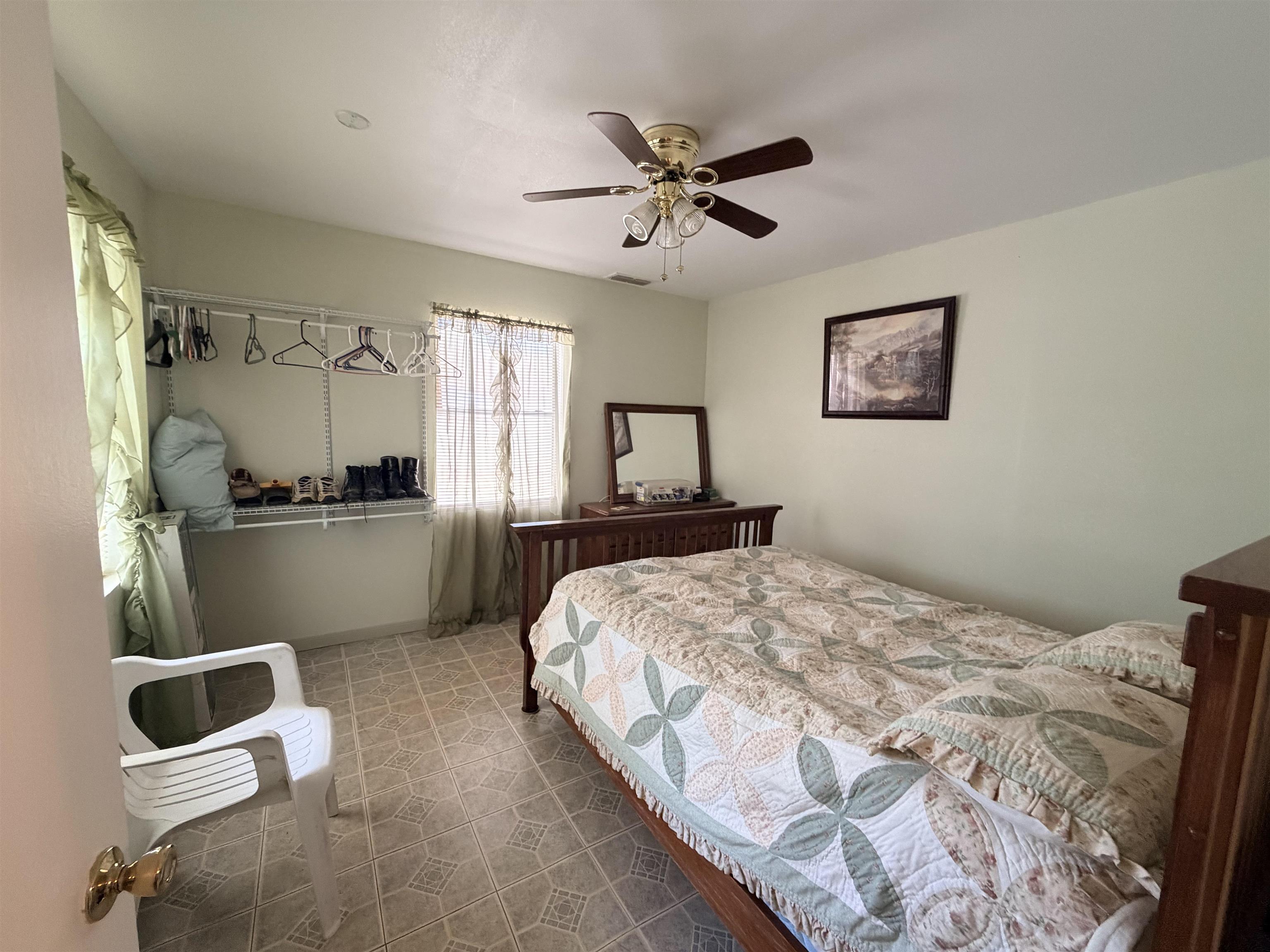 1723 Siesta Ln Property Photo 3