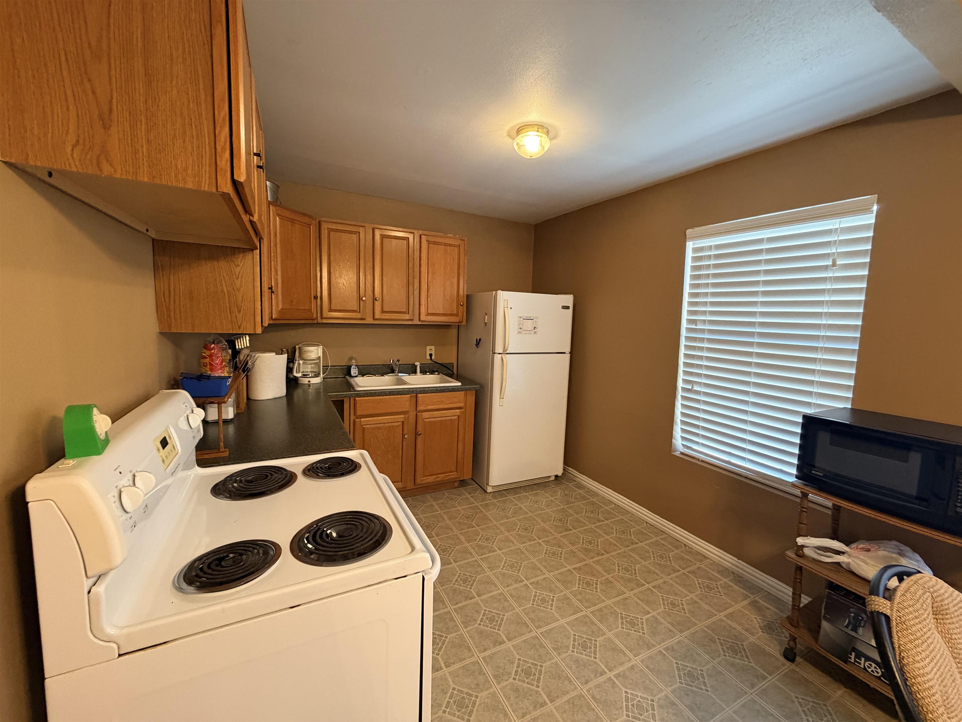 1723 Siesta Ln Property Photo 7