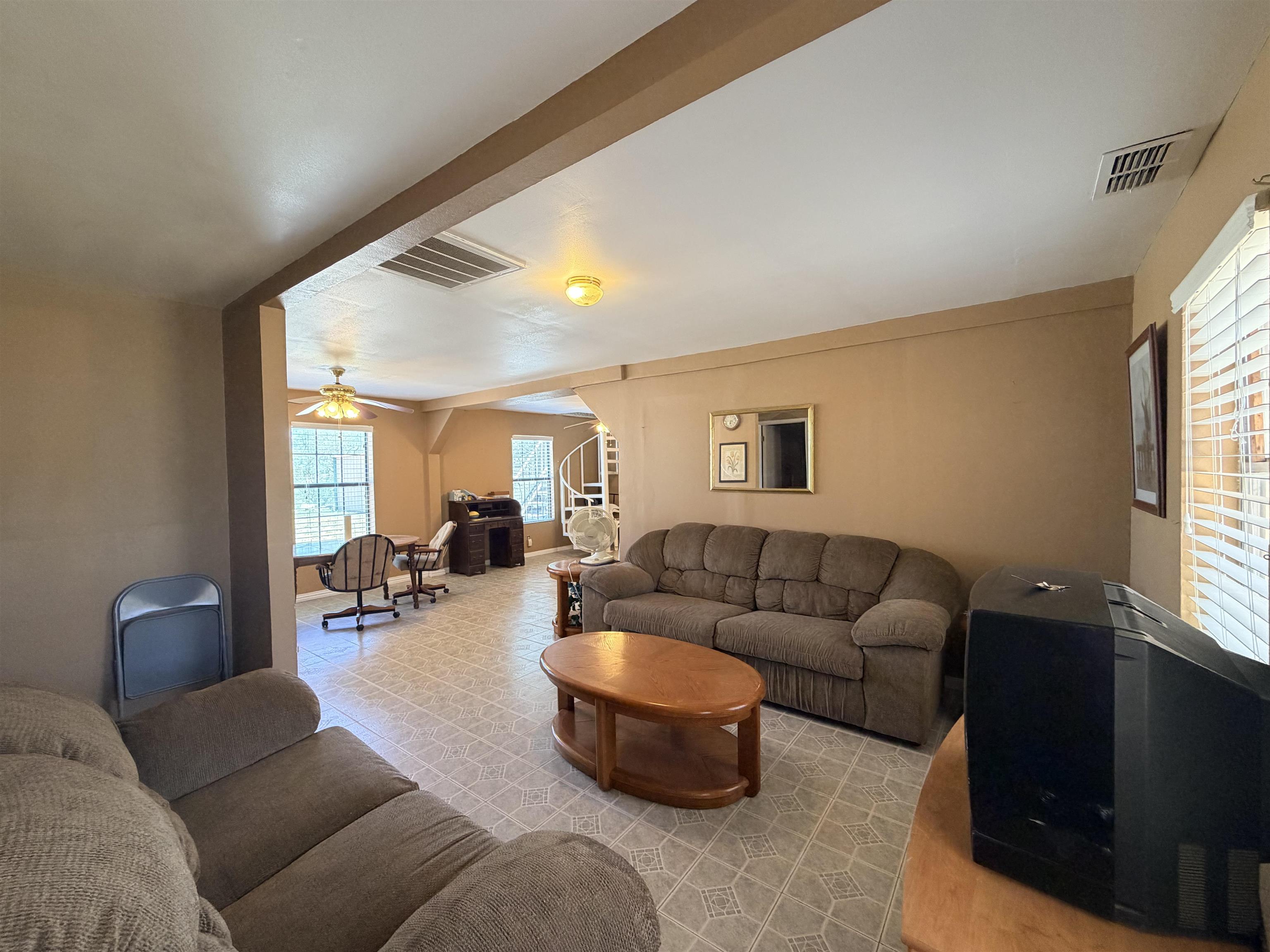 1723 Siesta Ln Property Photo 10
