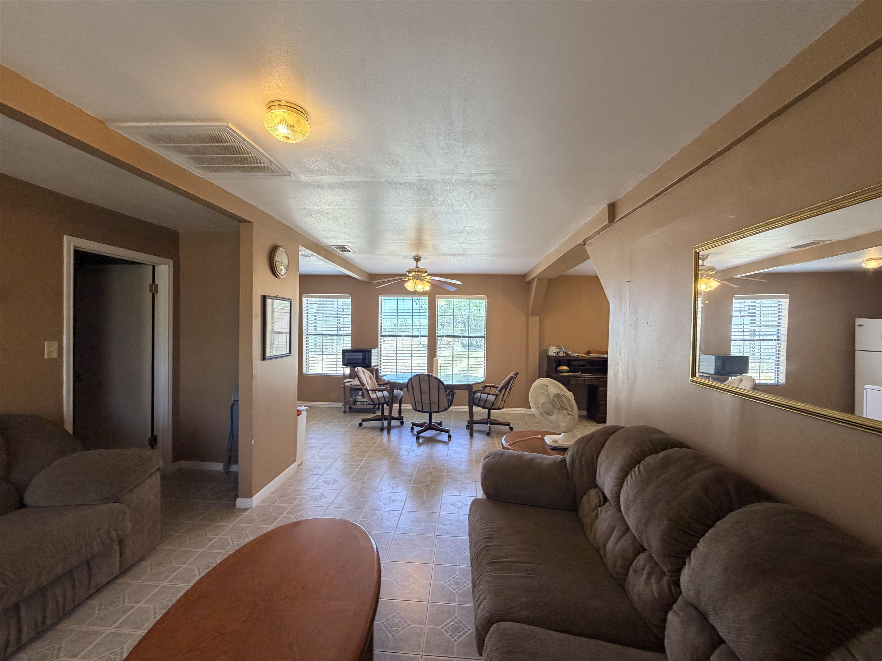 1723 Siesta Ln Property Photo 12