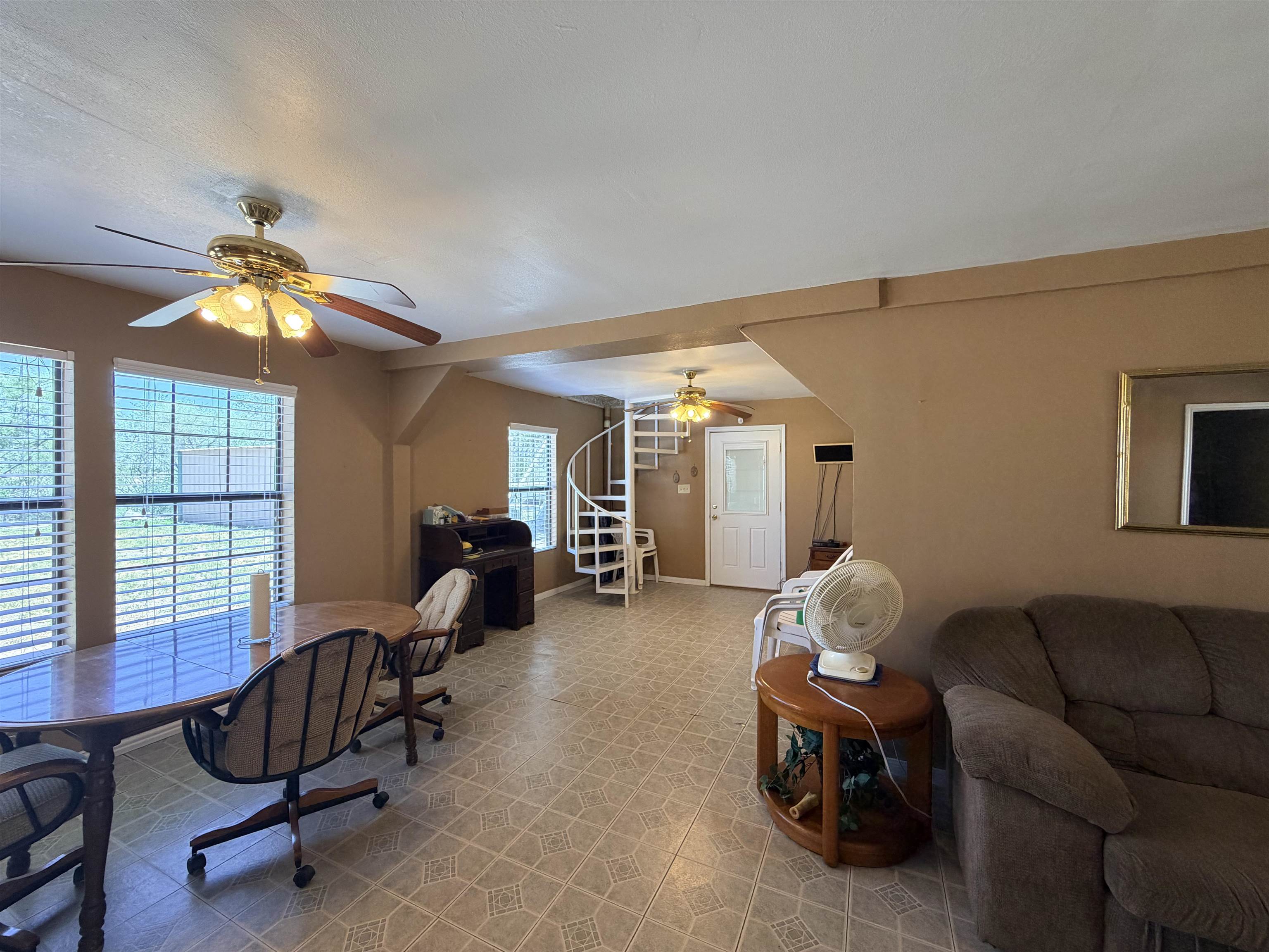 1723 Siesta Ln Property Photo 15