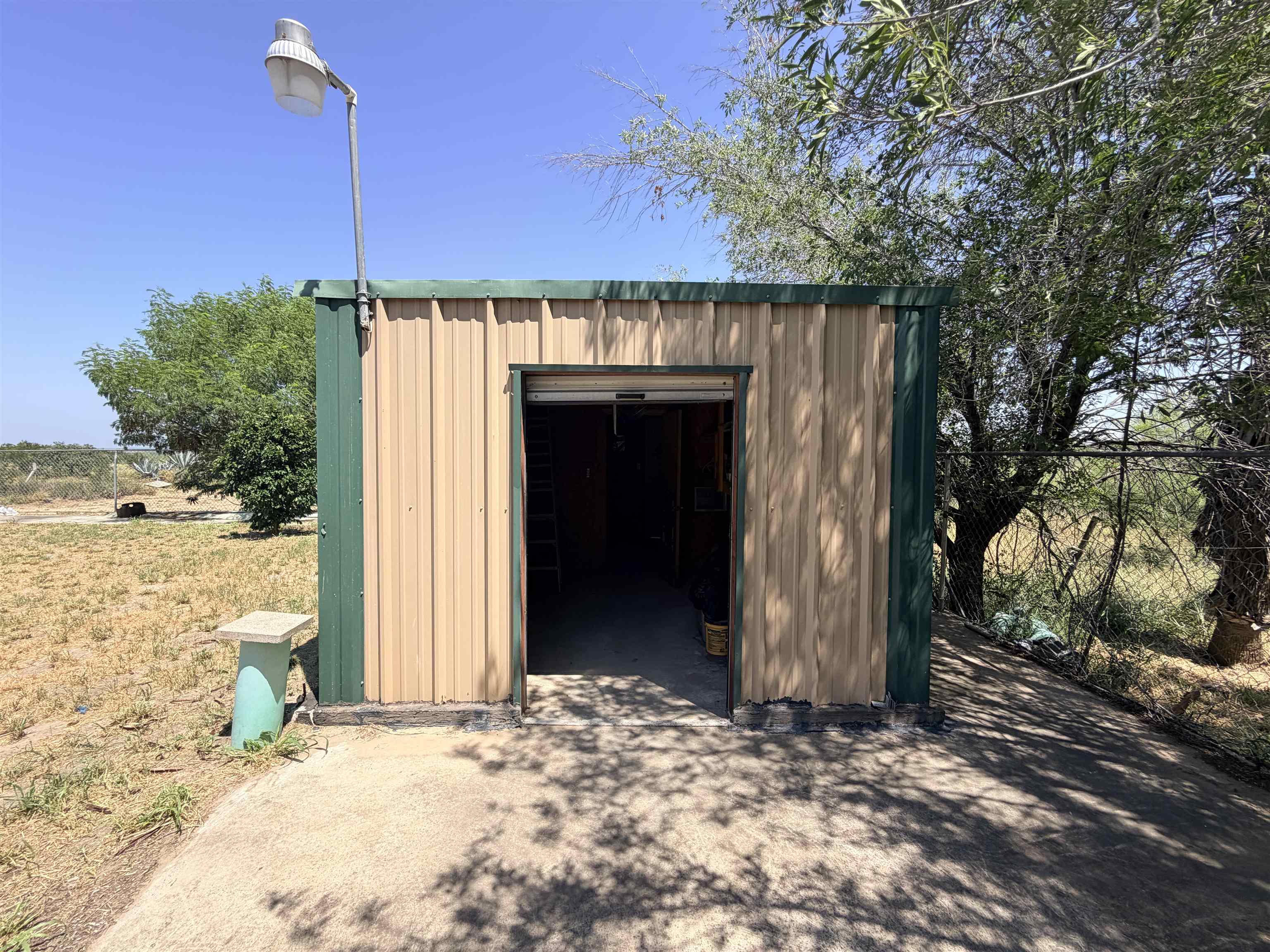 1723 Siesta Ln Property Photo 32