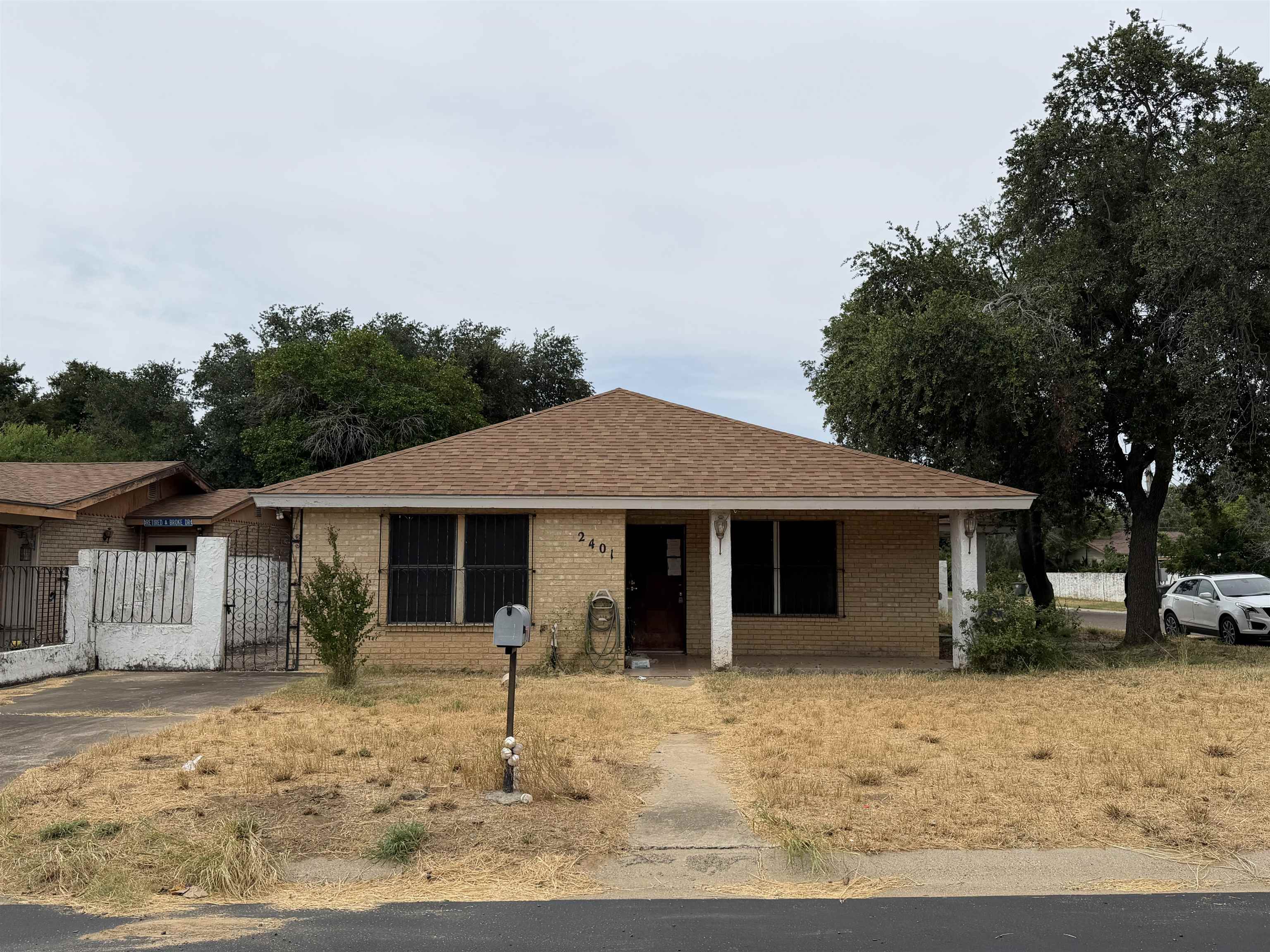 2401 E Plum St Property Photo 1