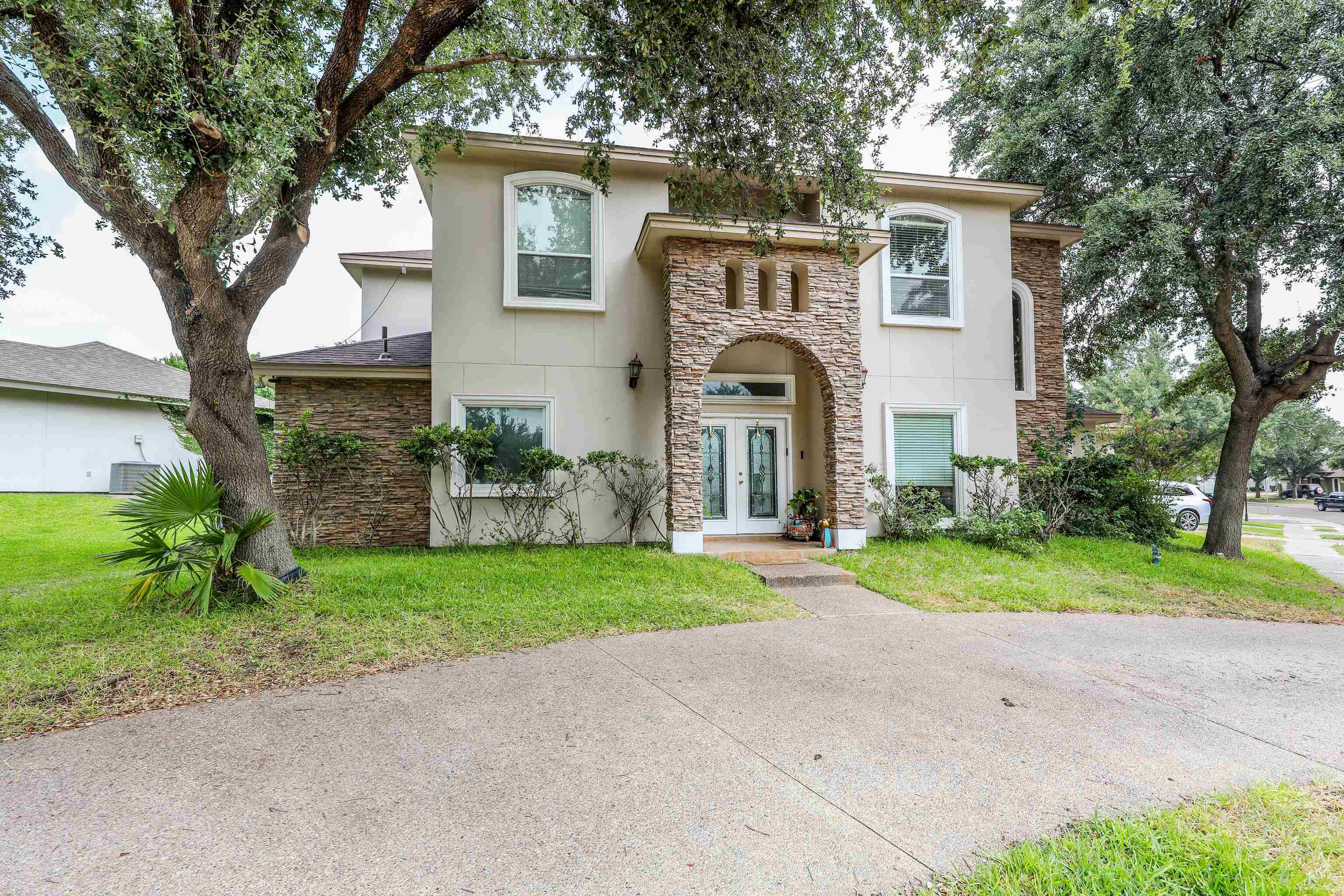 516 Finch Ln Property Photo 1