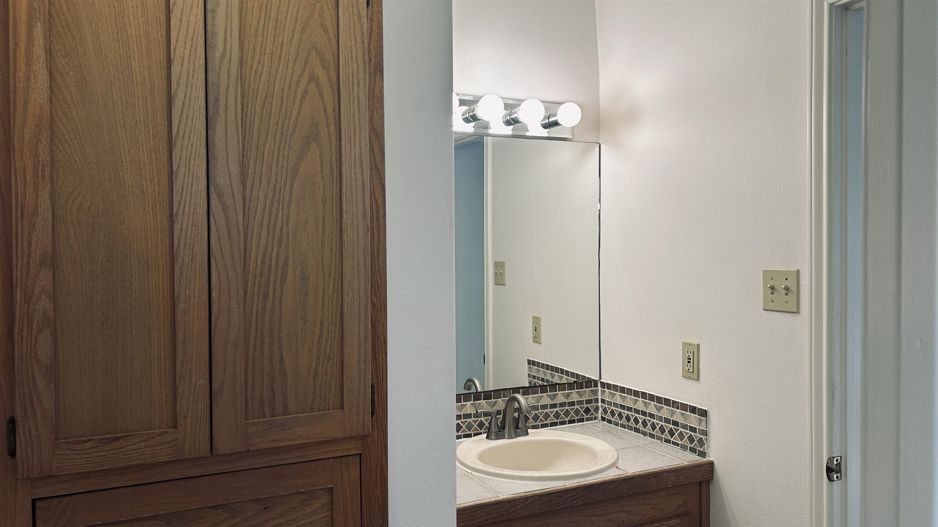 308 Cambridge Lp Property Photo 11