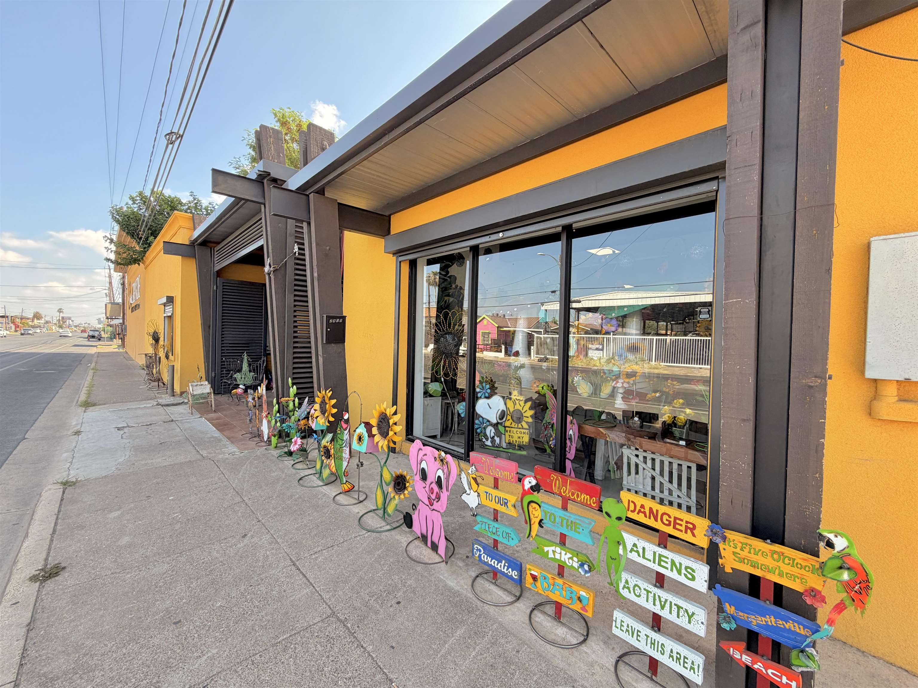 2508 San Bernardo Ave Property Photo 4