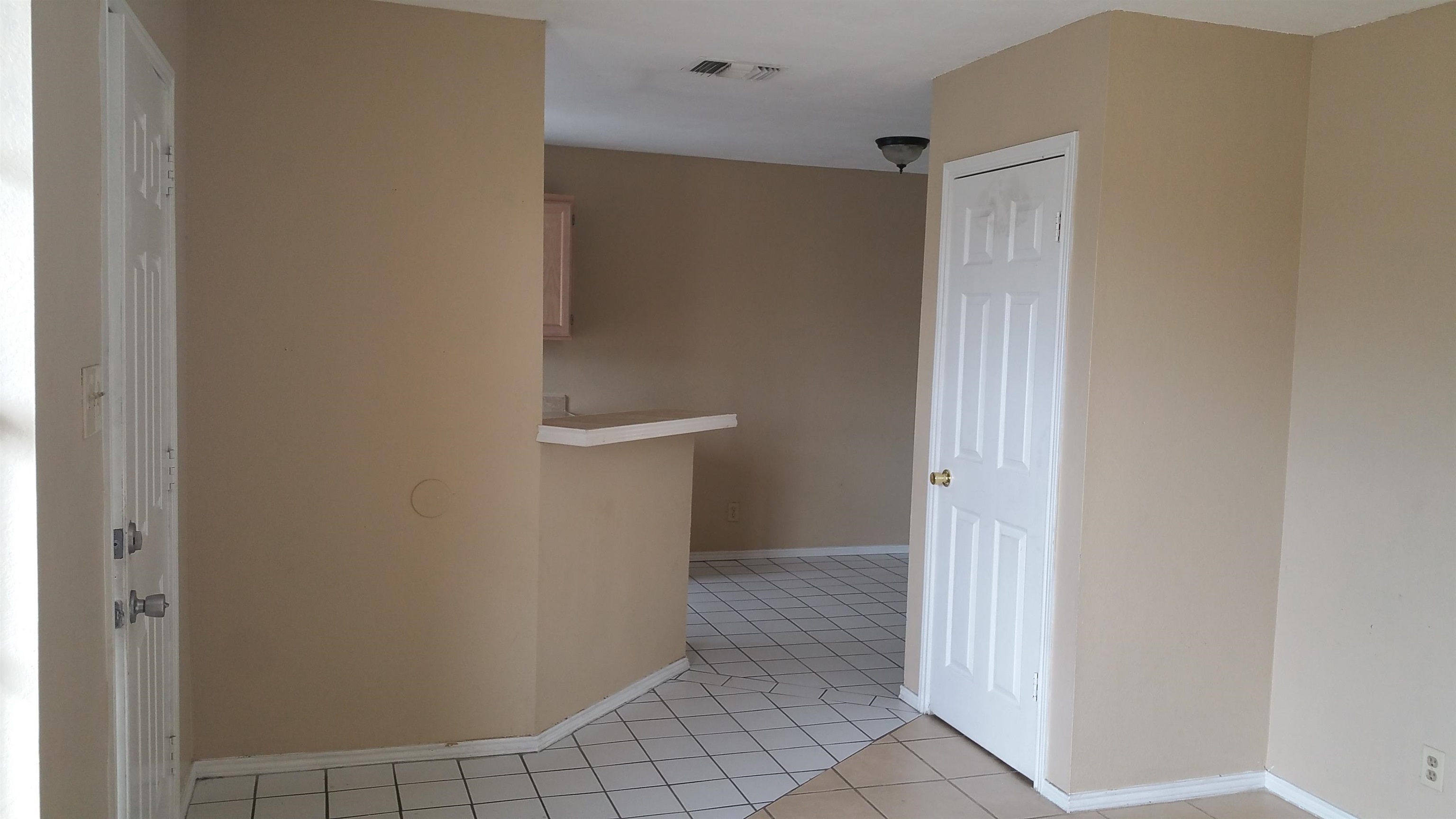 606 Gale St 11 Property Photo 4