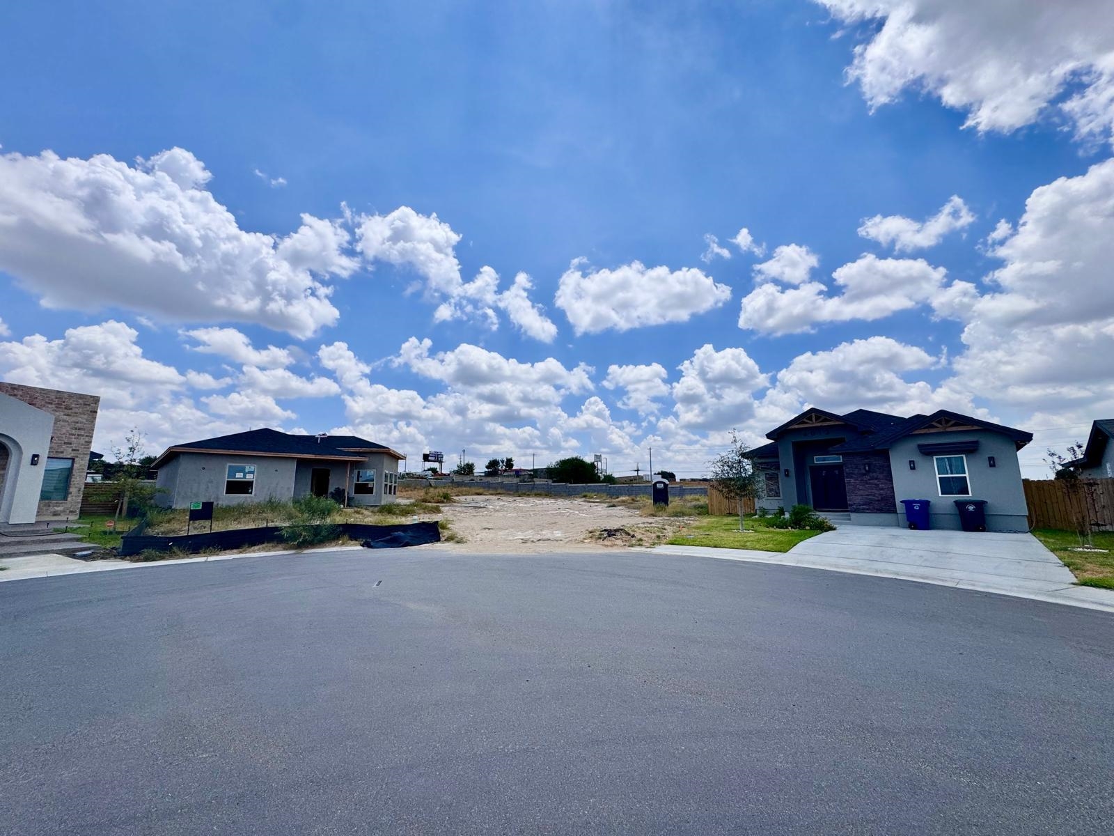 6015 Heather Loop Property Photo 2