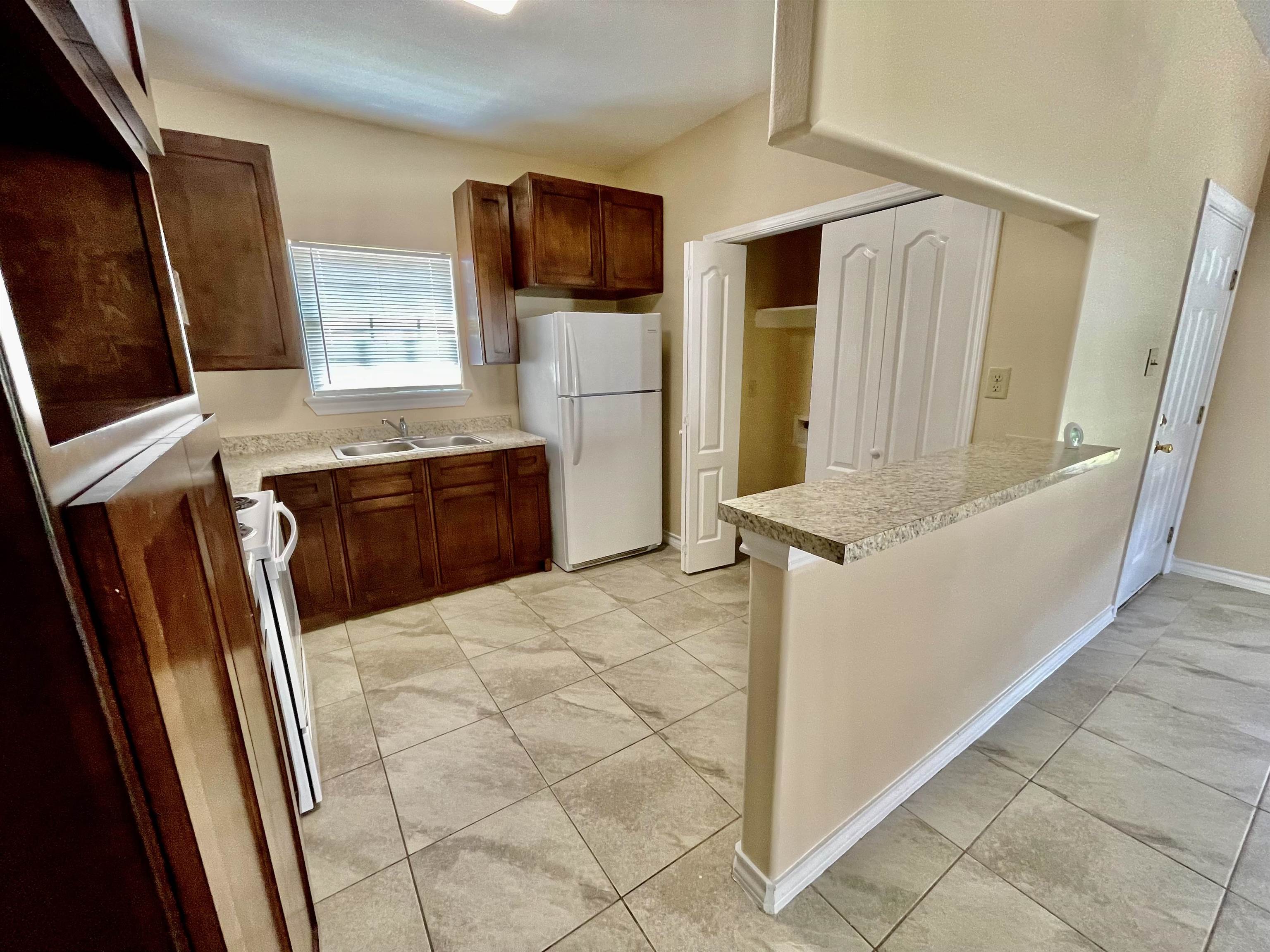 4246 Dorel Dr 27 Property Photo 4
