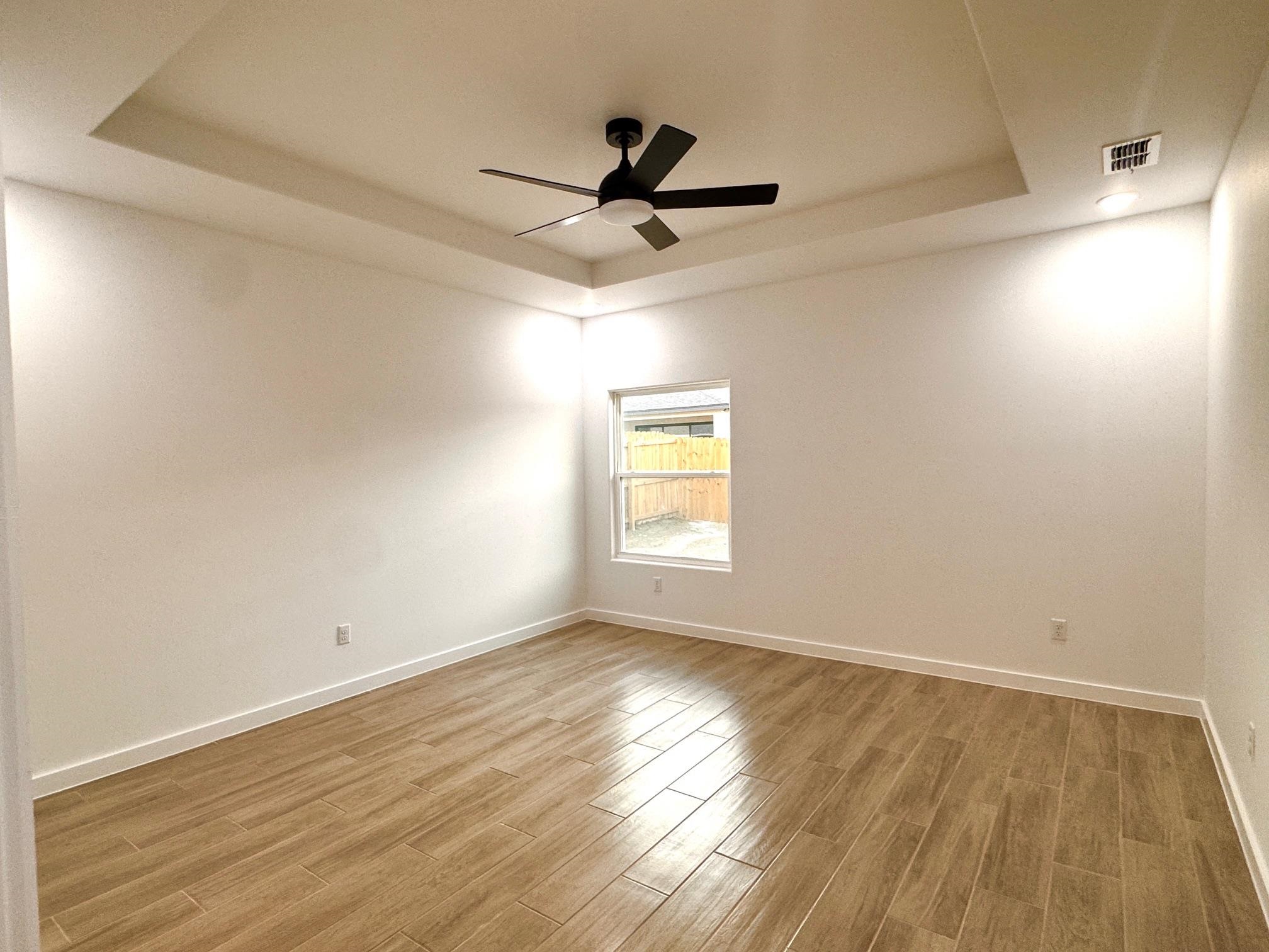 1010 Amezquita Dr. Property Photo 15