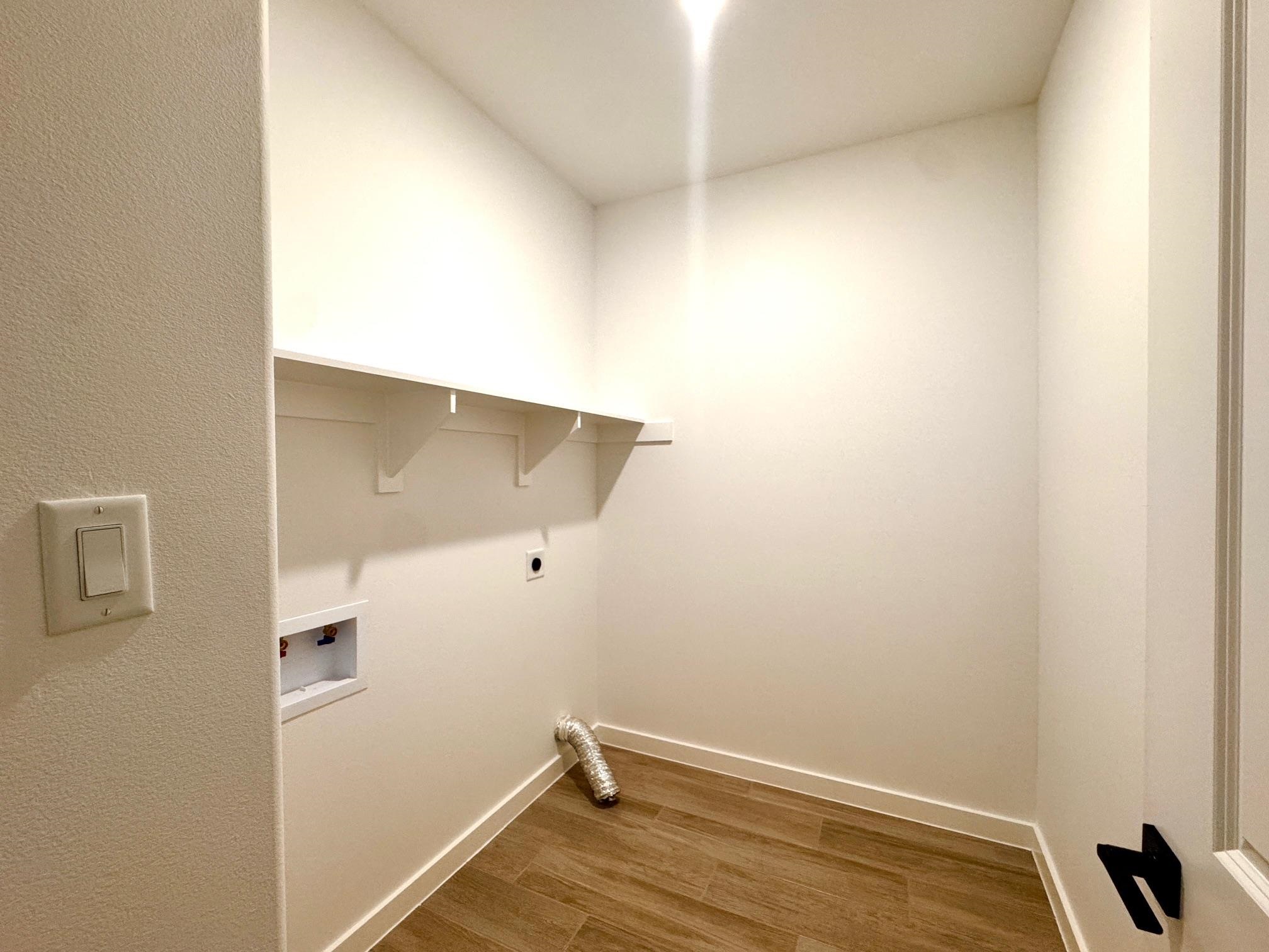 1010 Amezquita Dr. Property Photo 24
