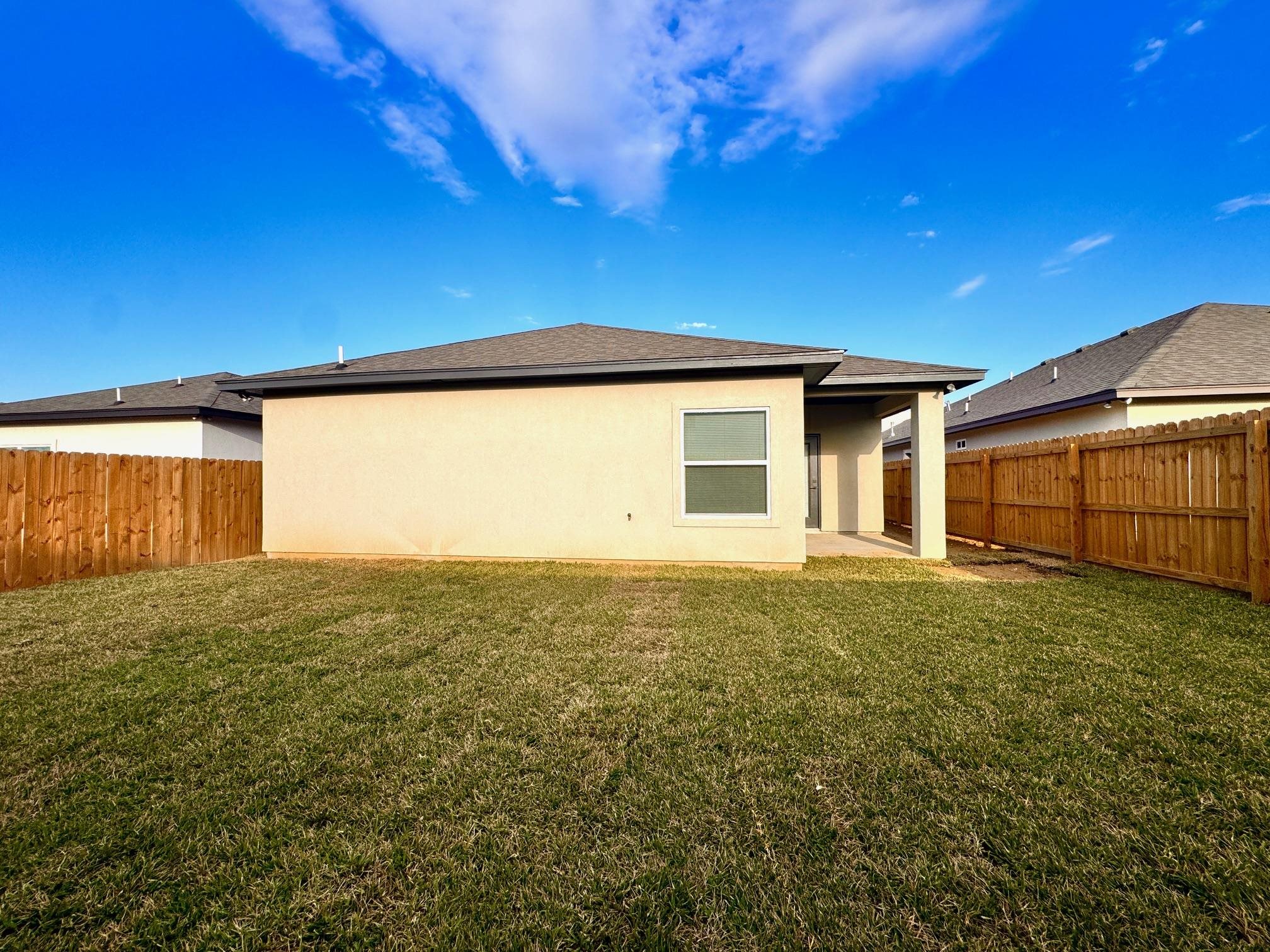 1010 Amezquita Dr. Property Photo 32