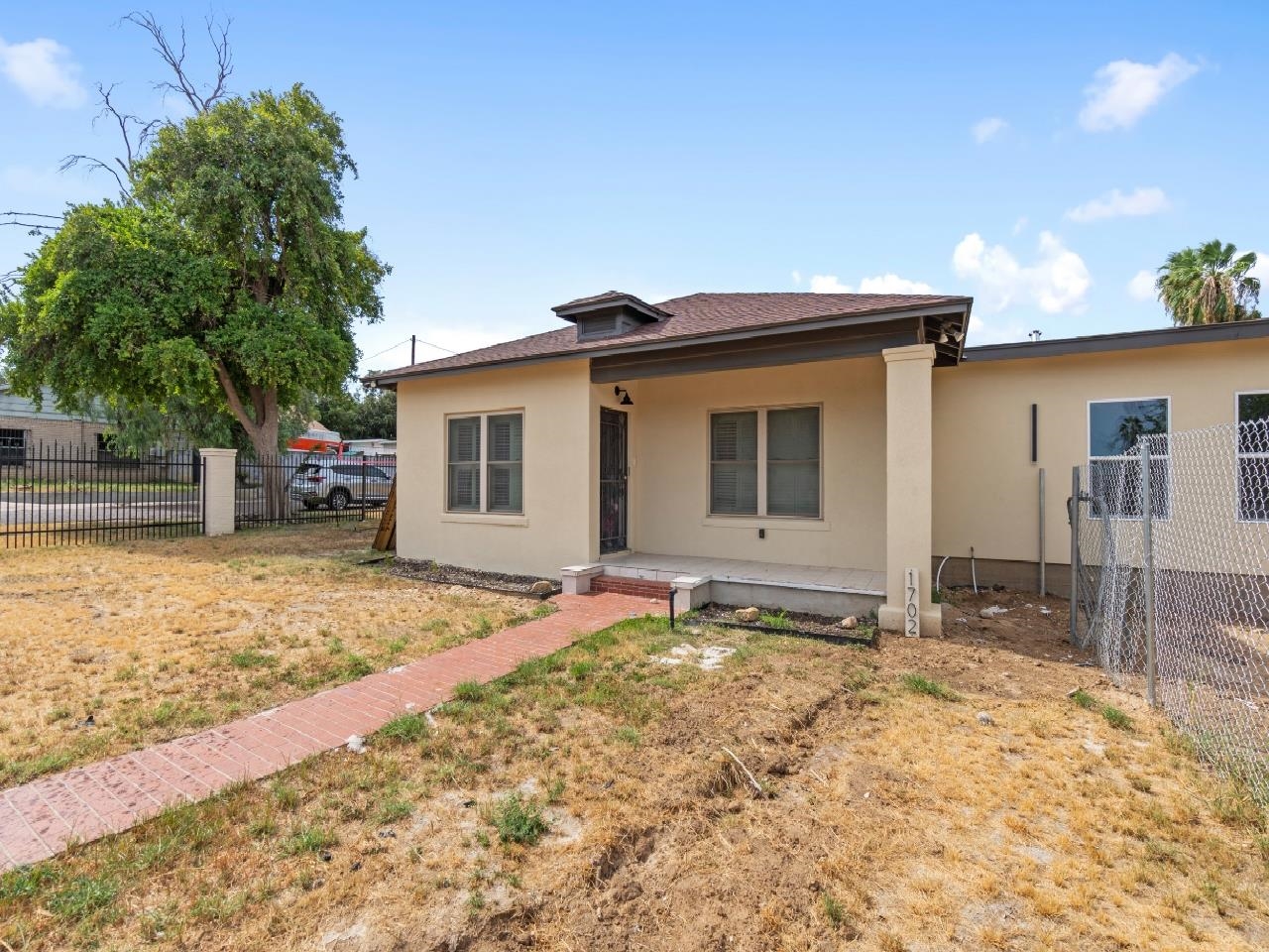 1702 Okane St Property Photo 4
