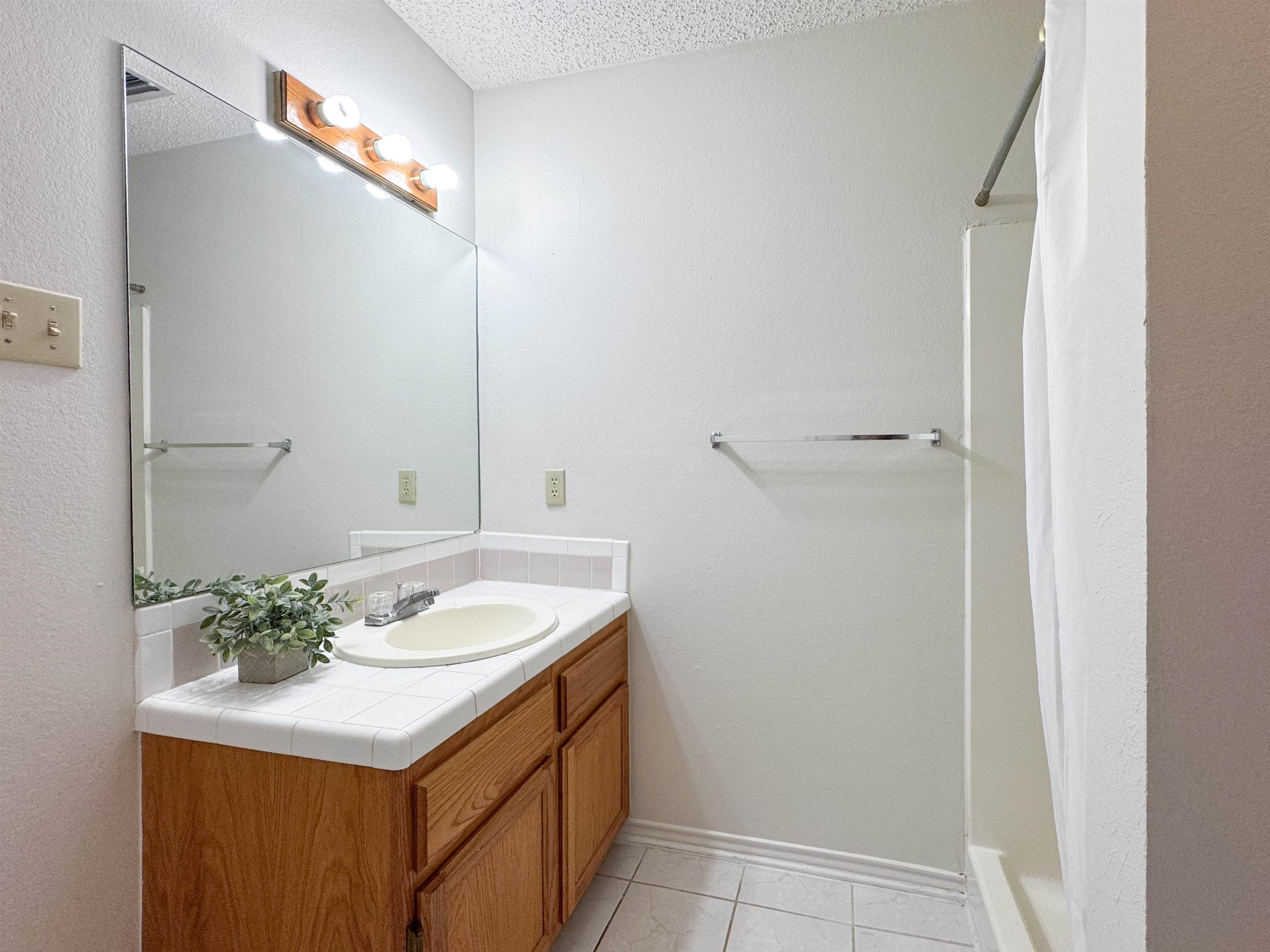 8801 Mcpherson Rd 2e Property Photo 27