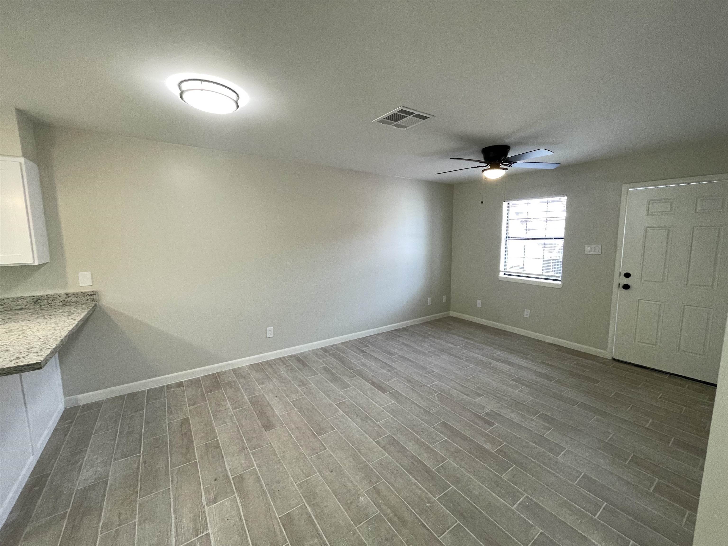 3005 E Price St 3 Property Photo 2