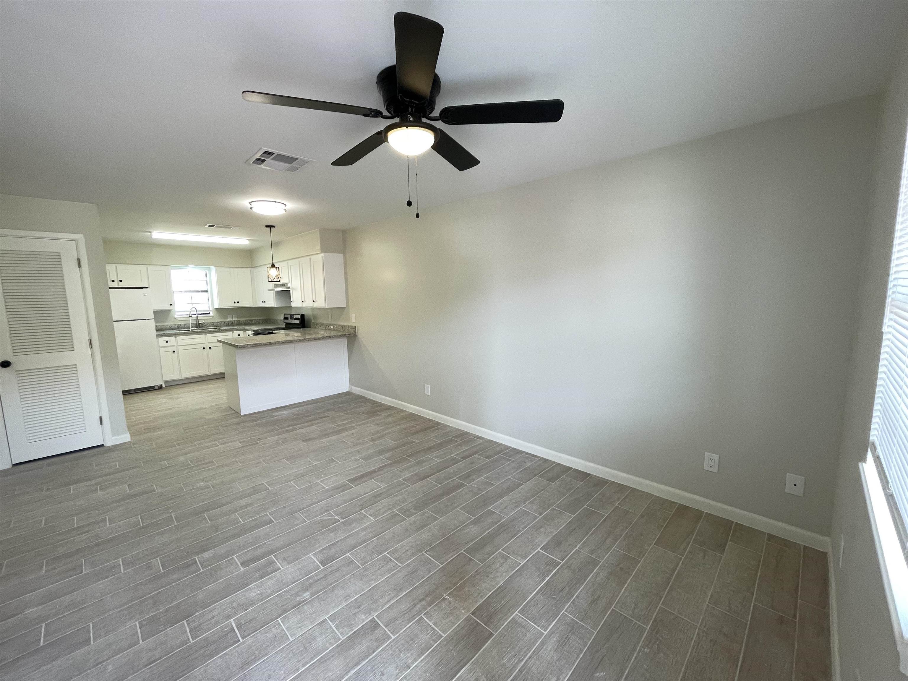 3005 E Price St 3 Property Photo 3