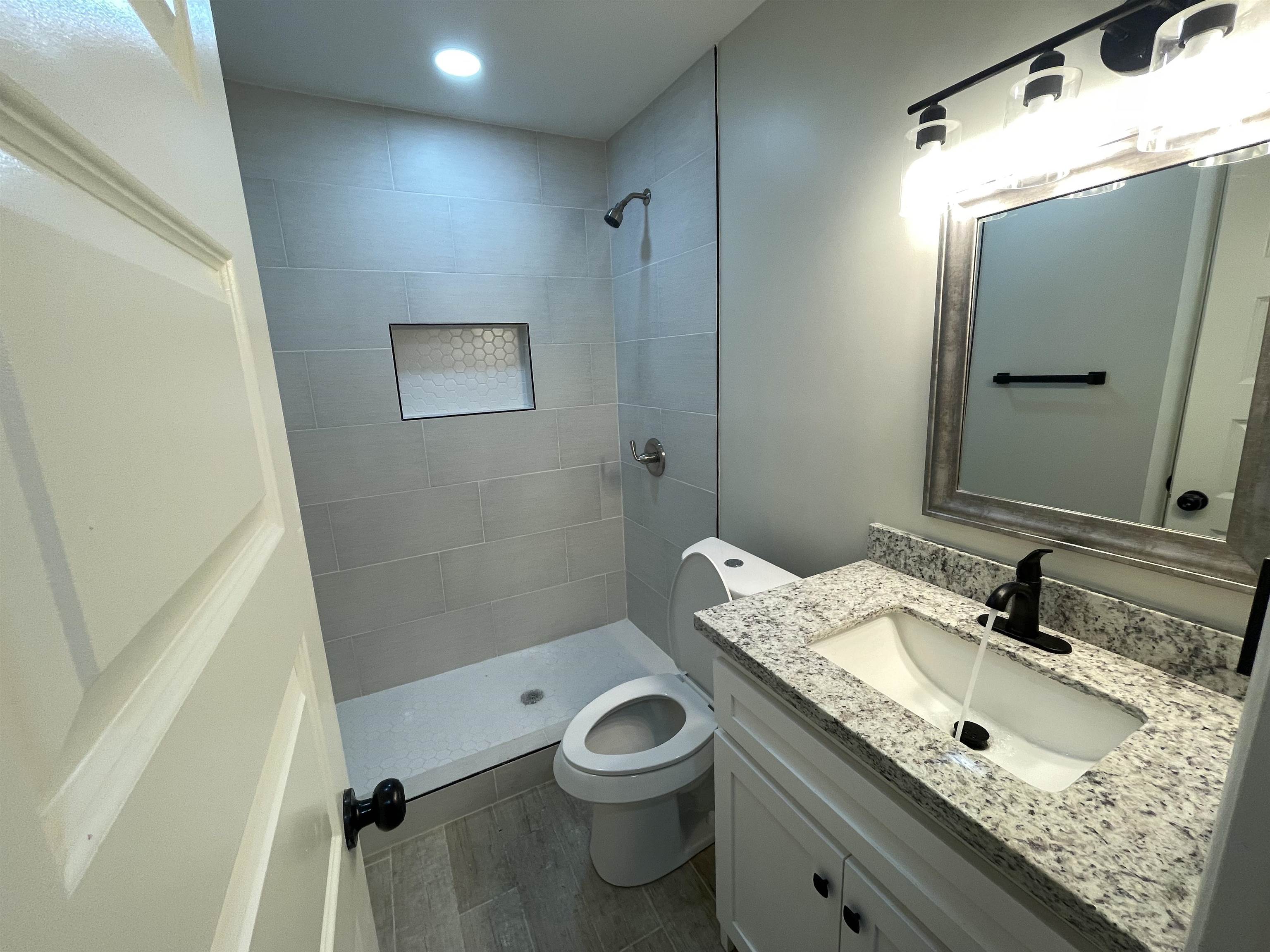 3005 E Price St 3 Property Photo 10