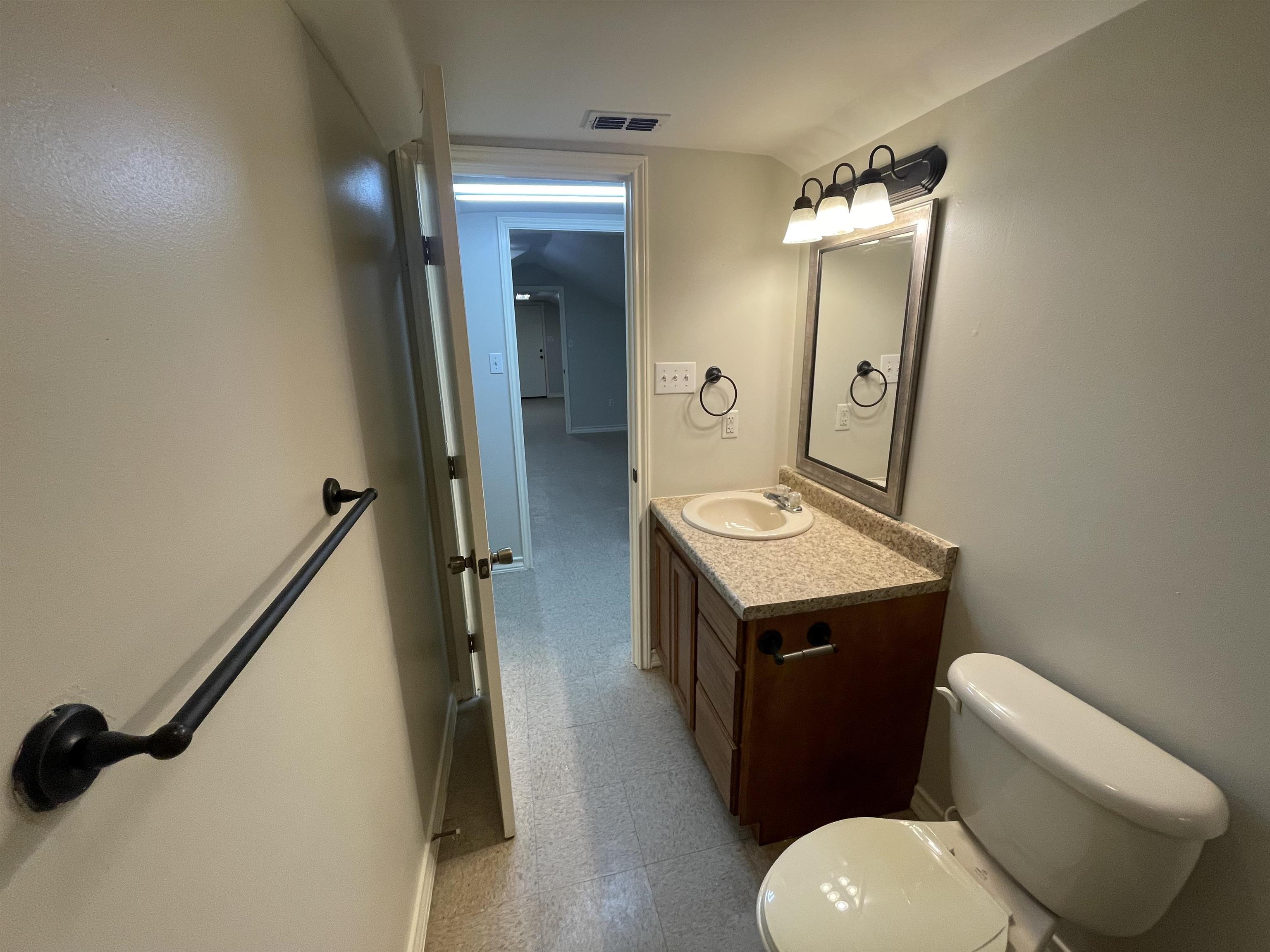 2202 Okane St 10 Property Photo 12