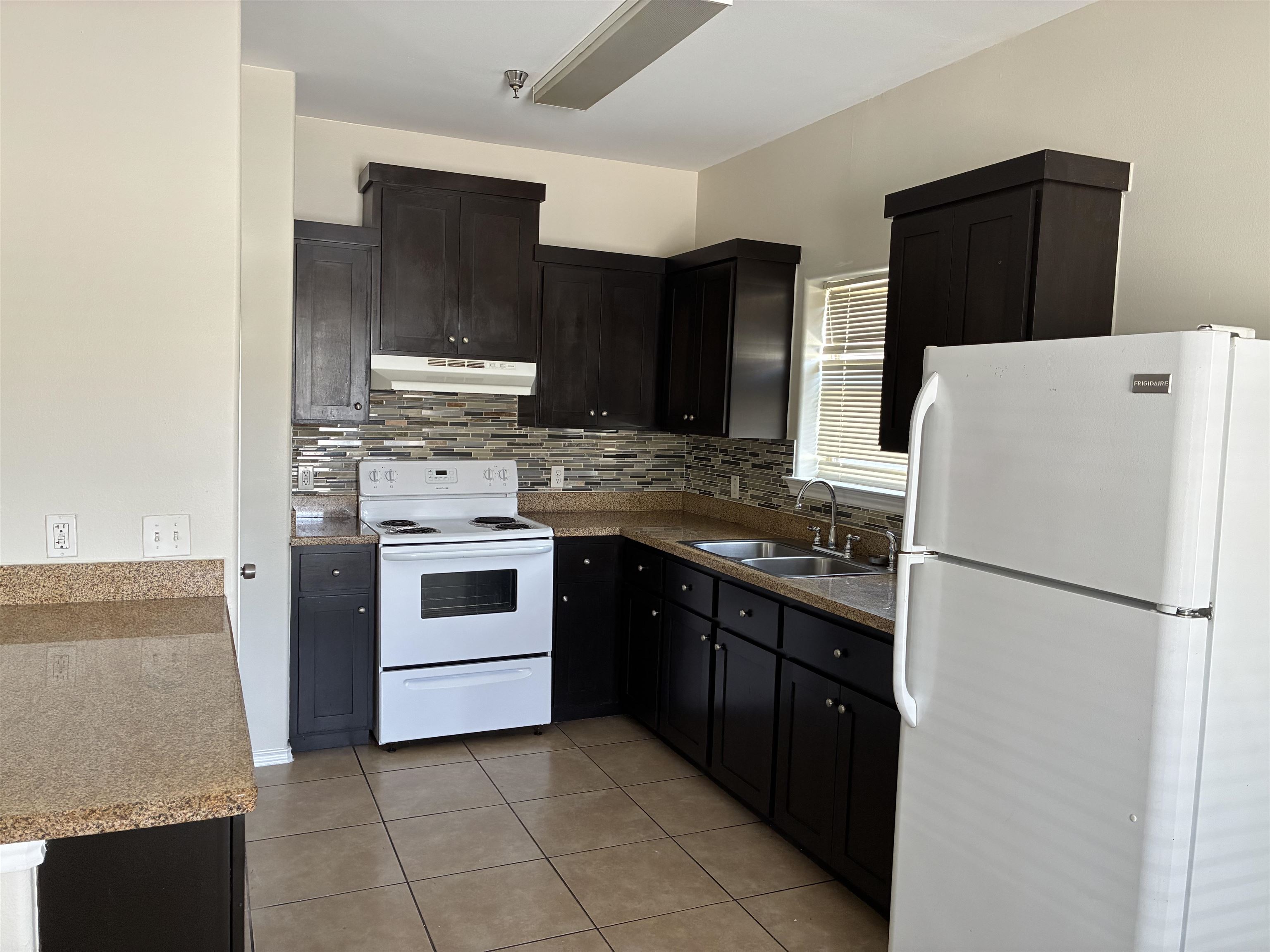 5402 Marcella Ave #109b Property Photo 6
