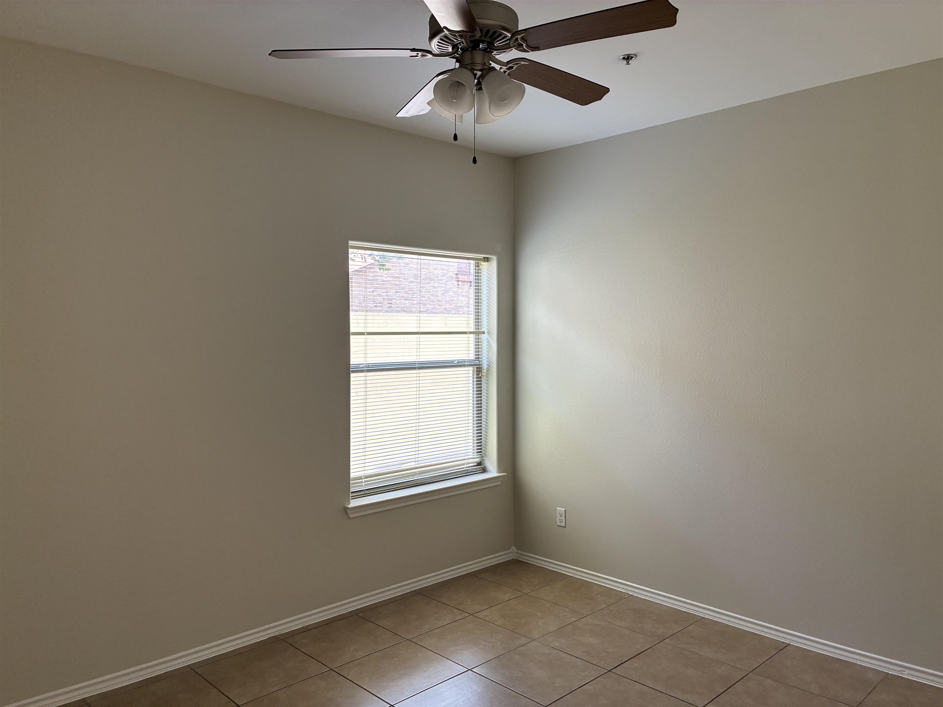 5402 Marcella Ave #109b Property Photo 9