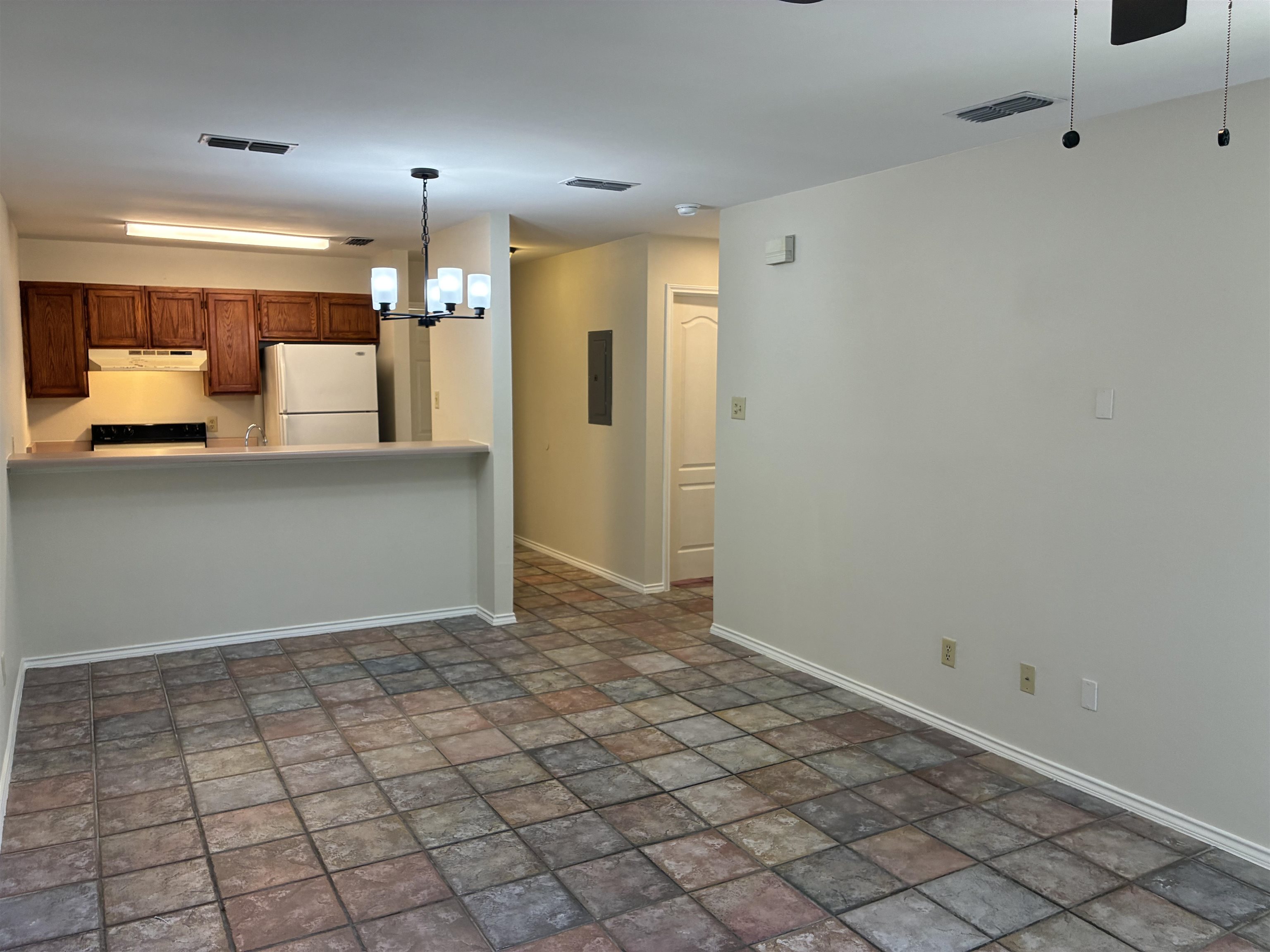 511 Shiloh Dr 12 Property Photo 3