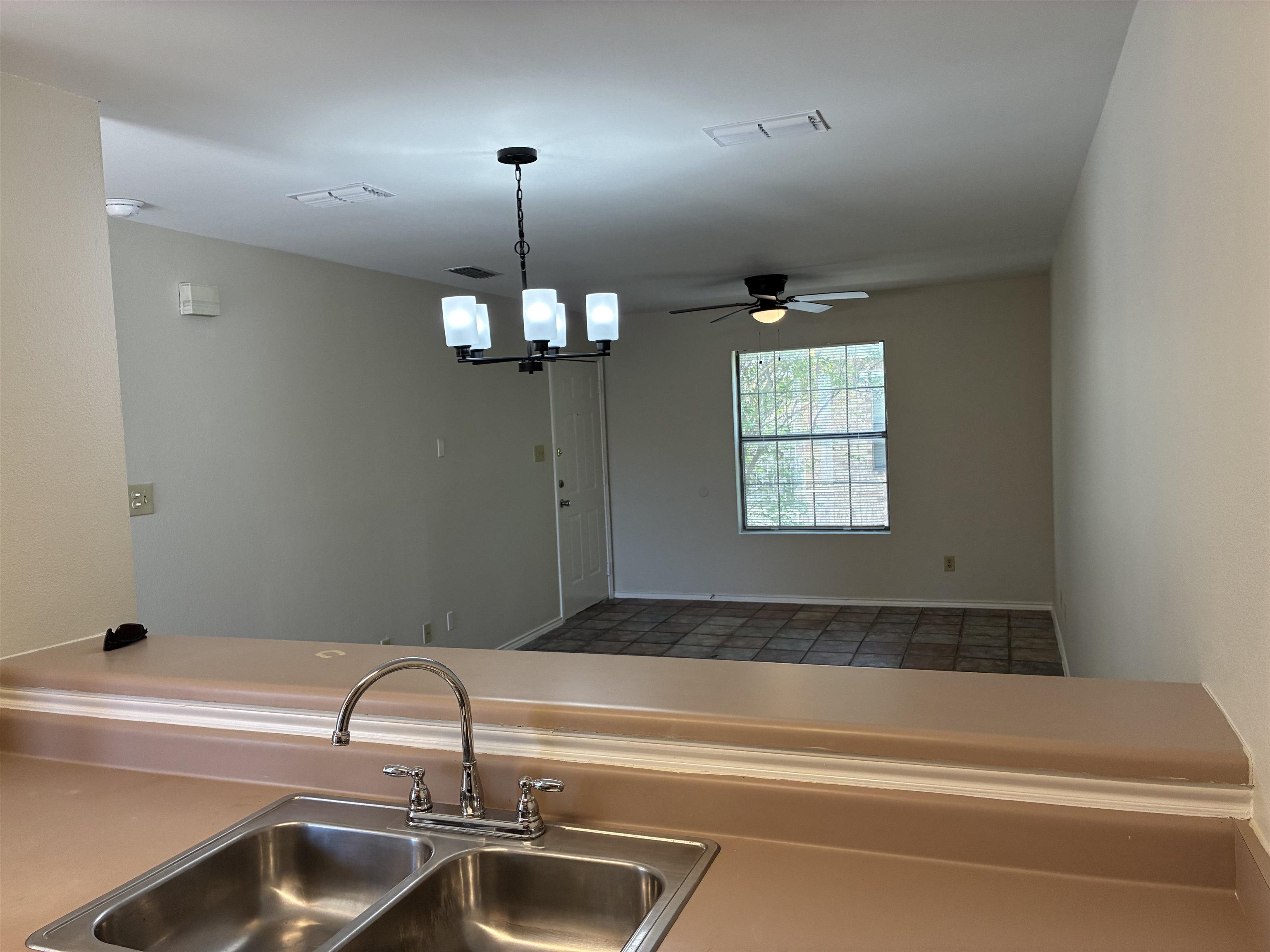 511 Shiloh Dr 12 Property Photo 9
