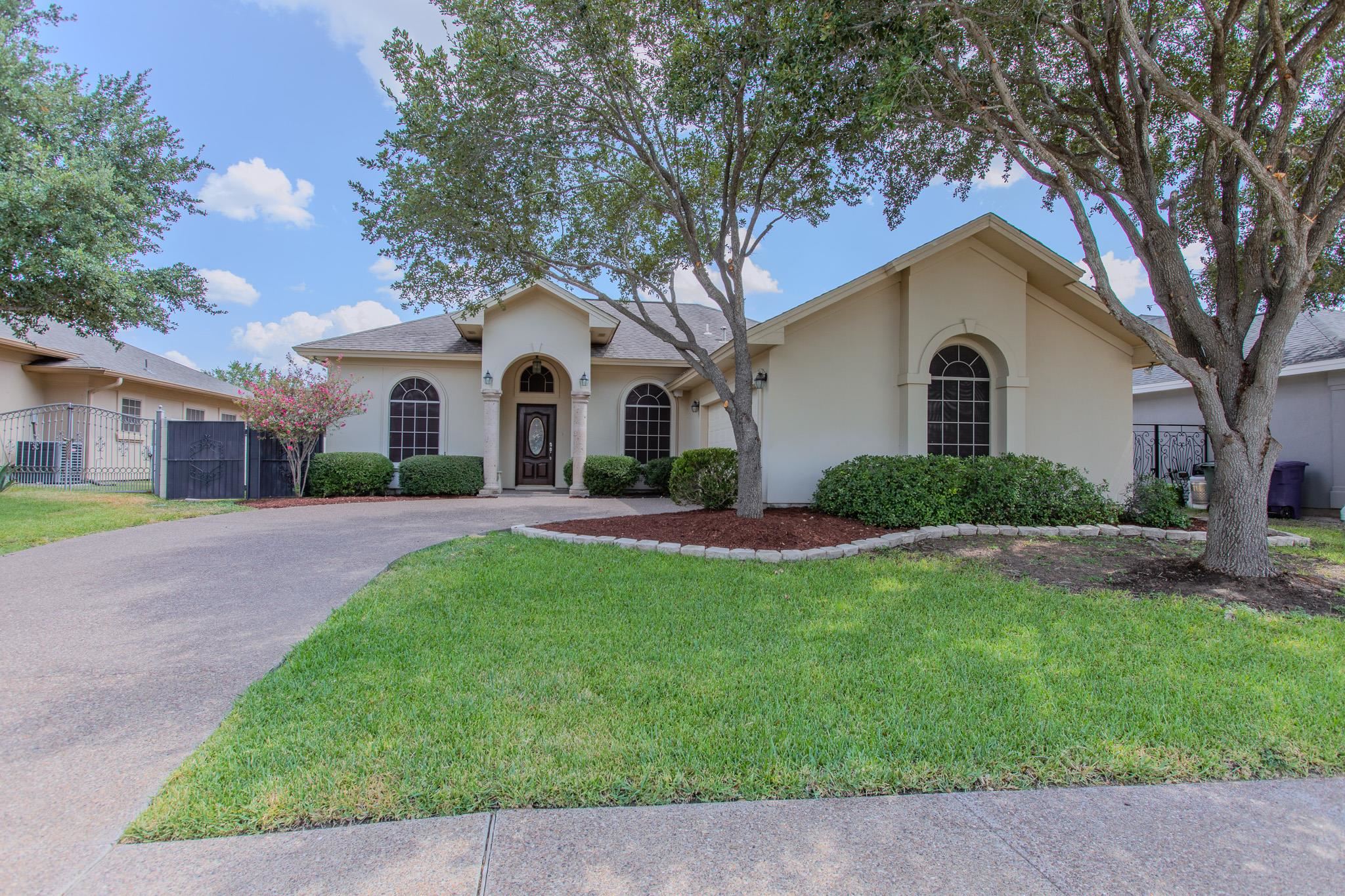 3811 Copper Bend Dr Property Photo 1