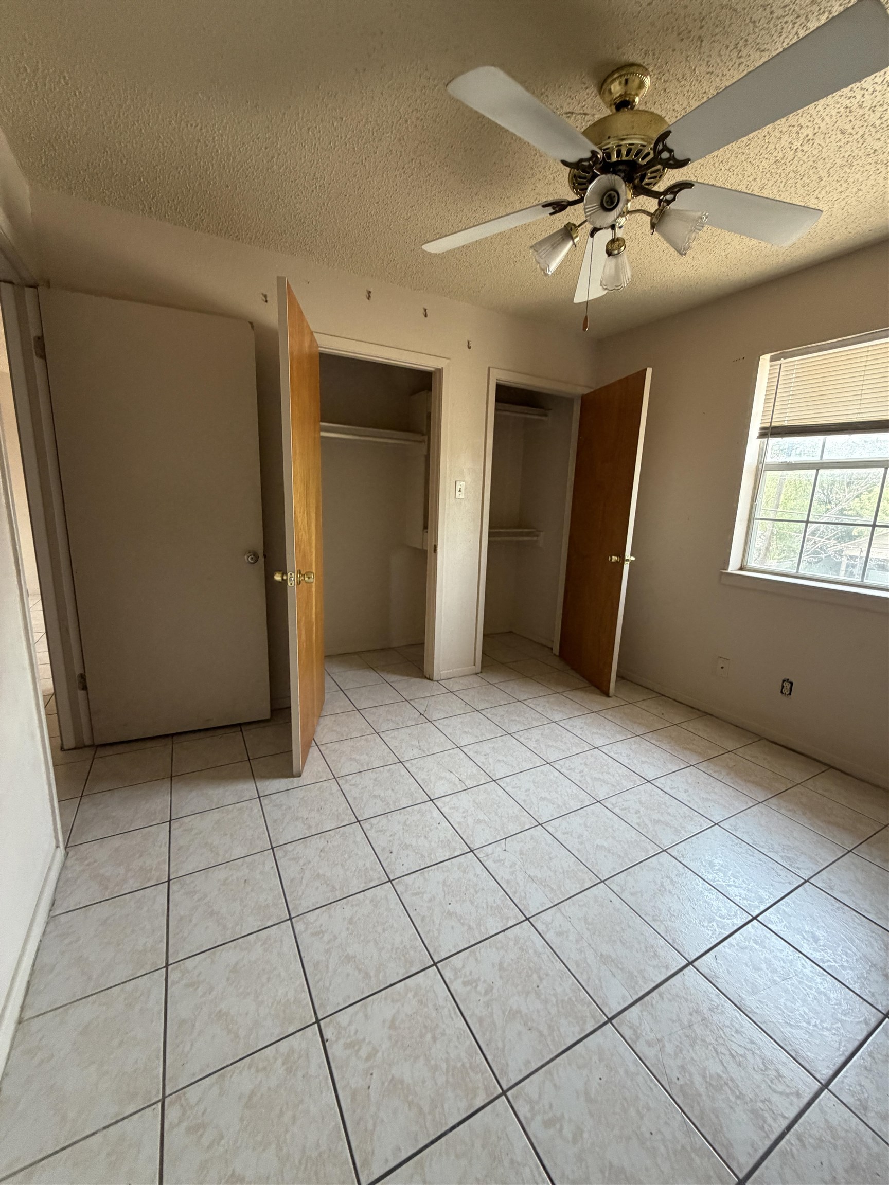 2601 Springfield Ave Property Photo 9
