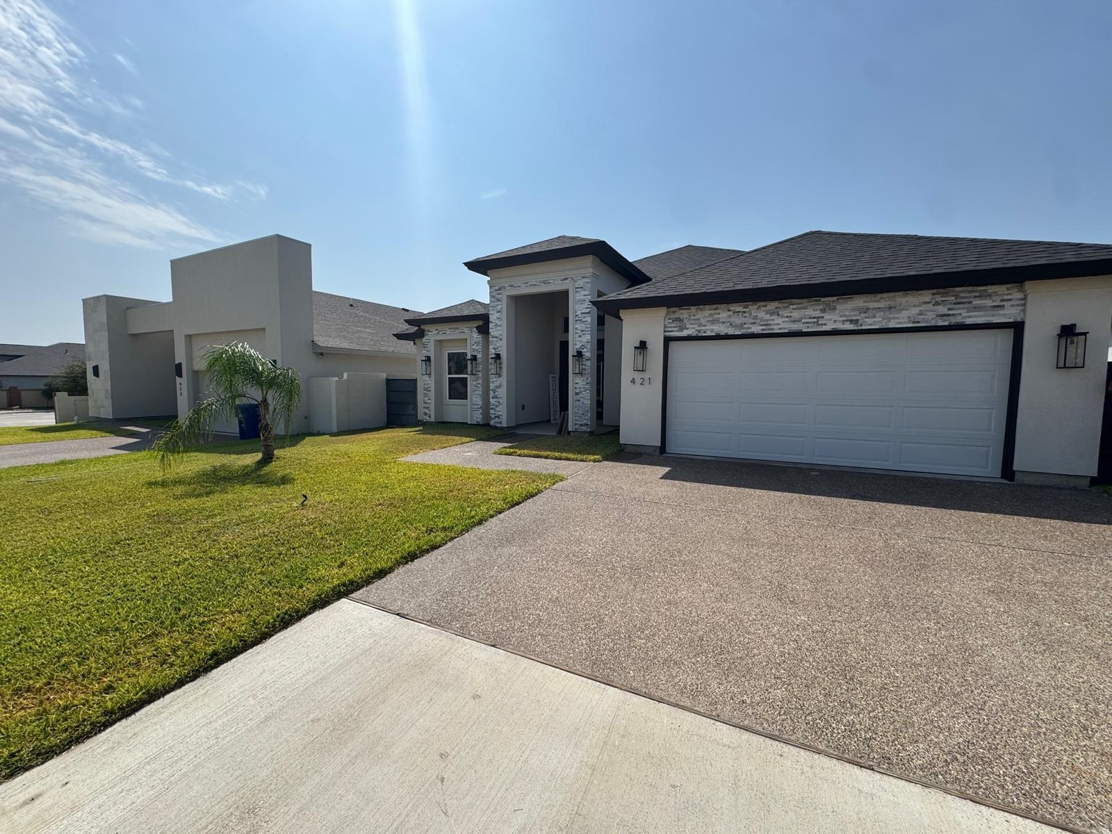 421 Placido Dr Property Photo 3