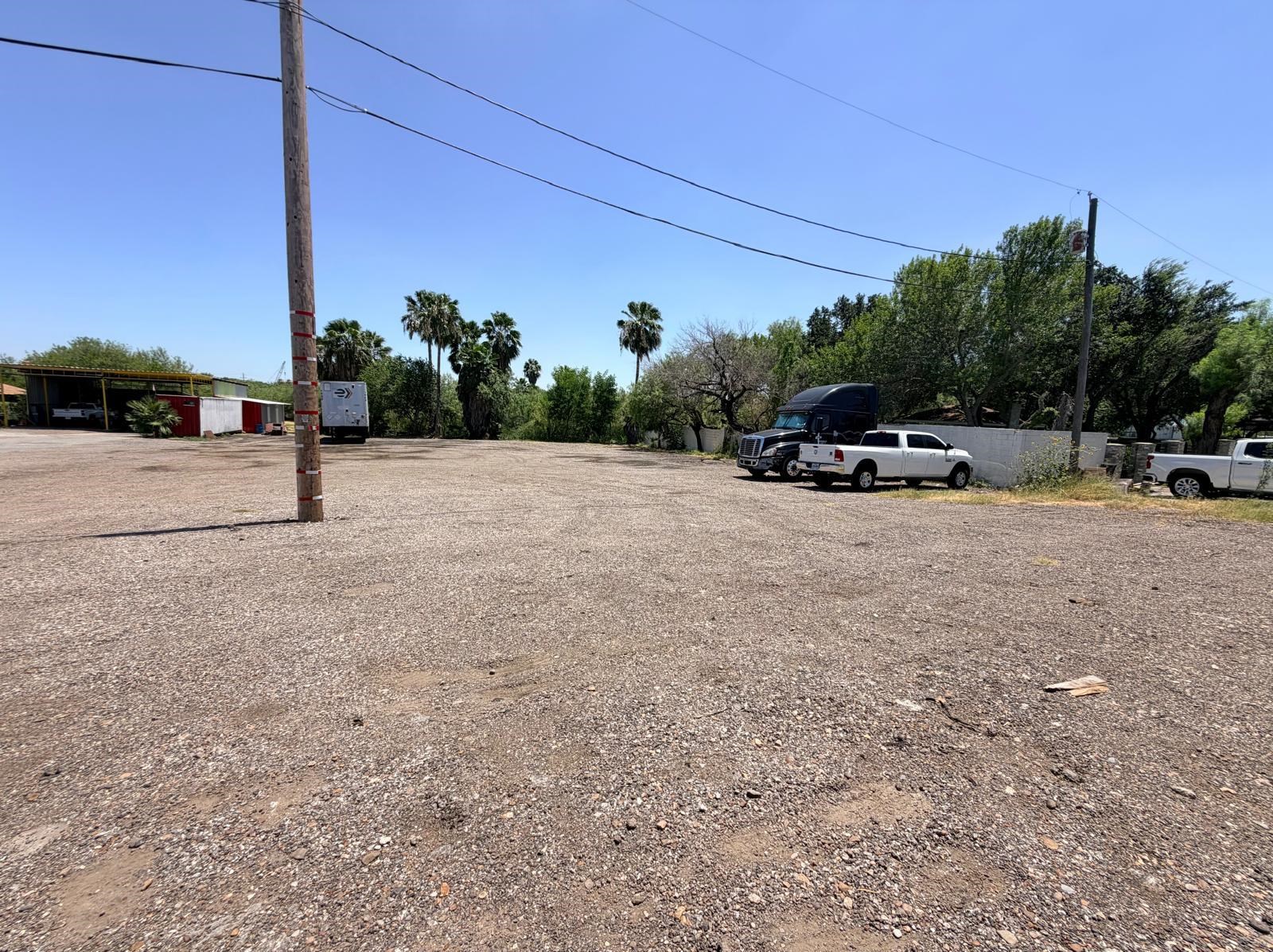 8207 San Lorenzo Dr Property Photo 2
