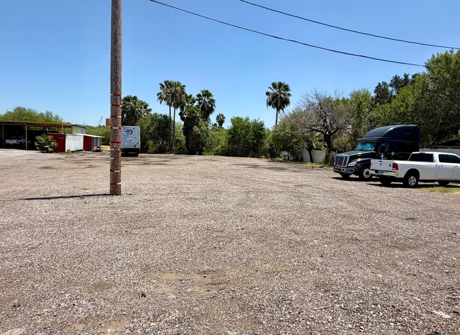 8207 San Lorenzo Dr Property Photo 3