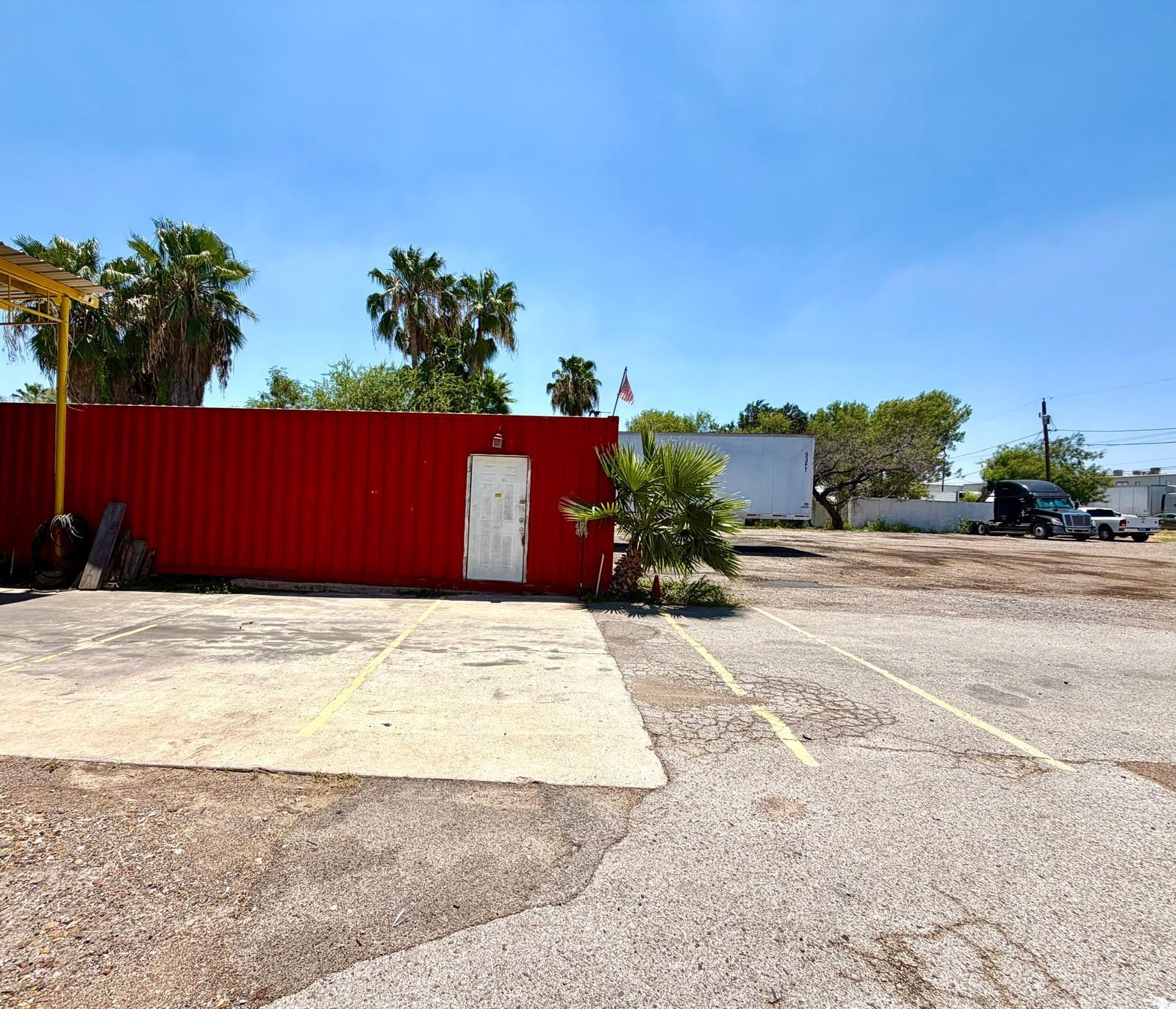 8207 San Lorenzo Dr Property Photo 8