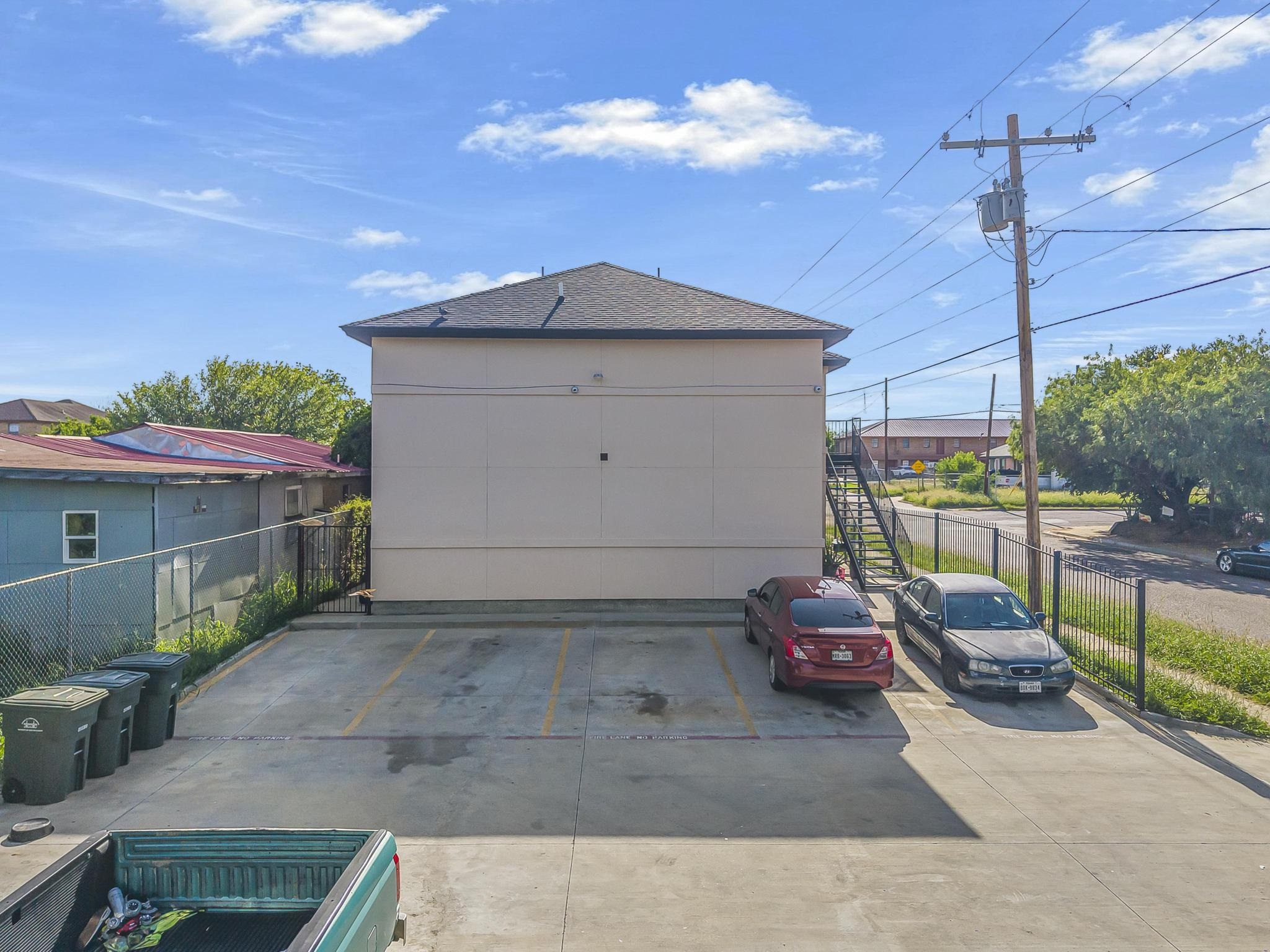 3301 S Louisiana Ave Property Photo 14