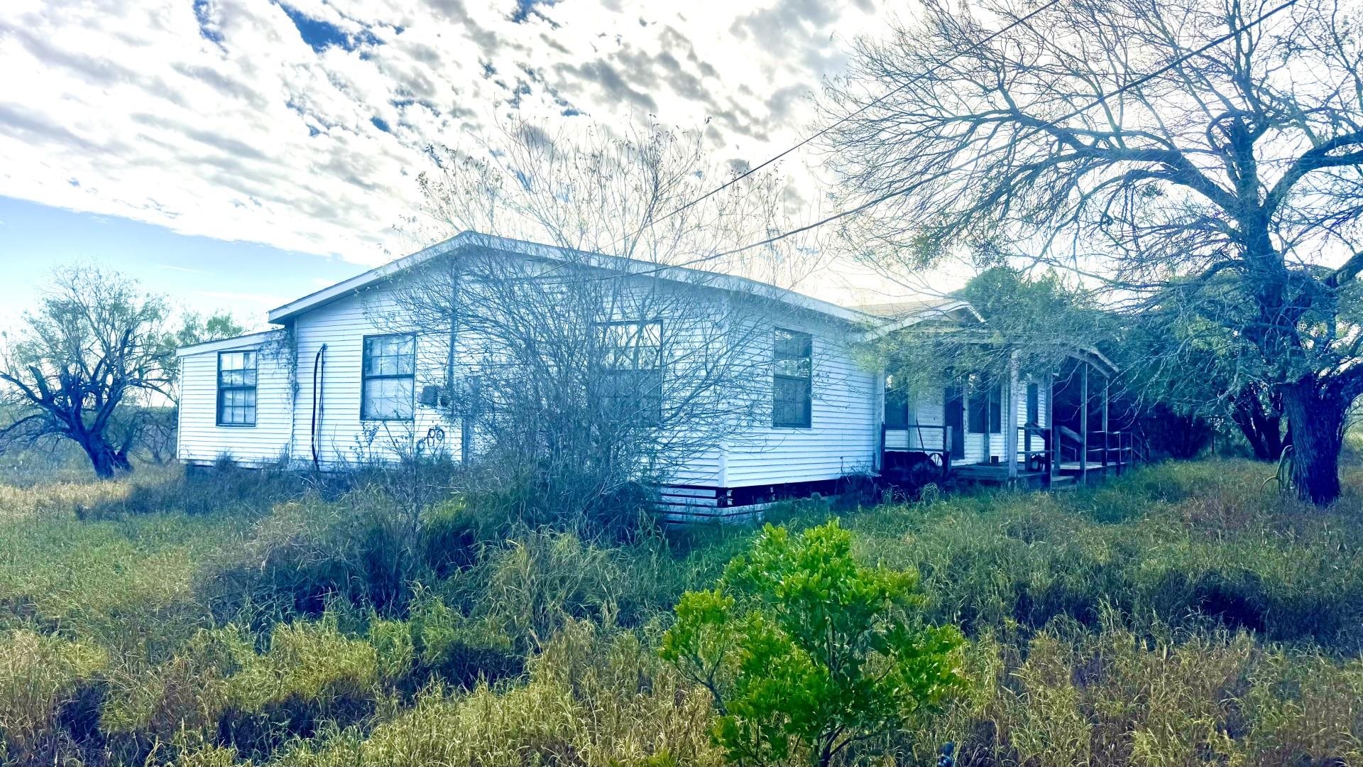 1604 Siesta Ln Property Photo 1