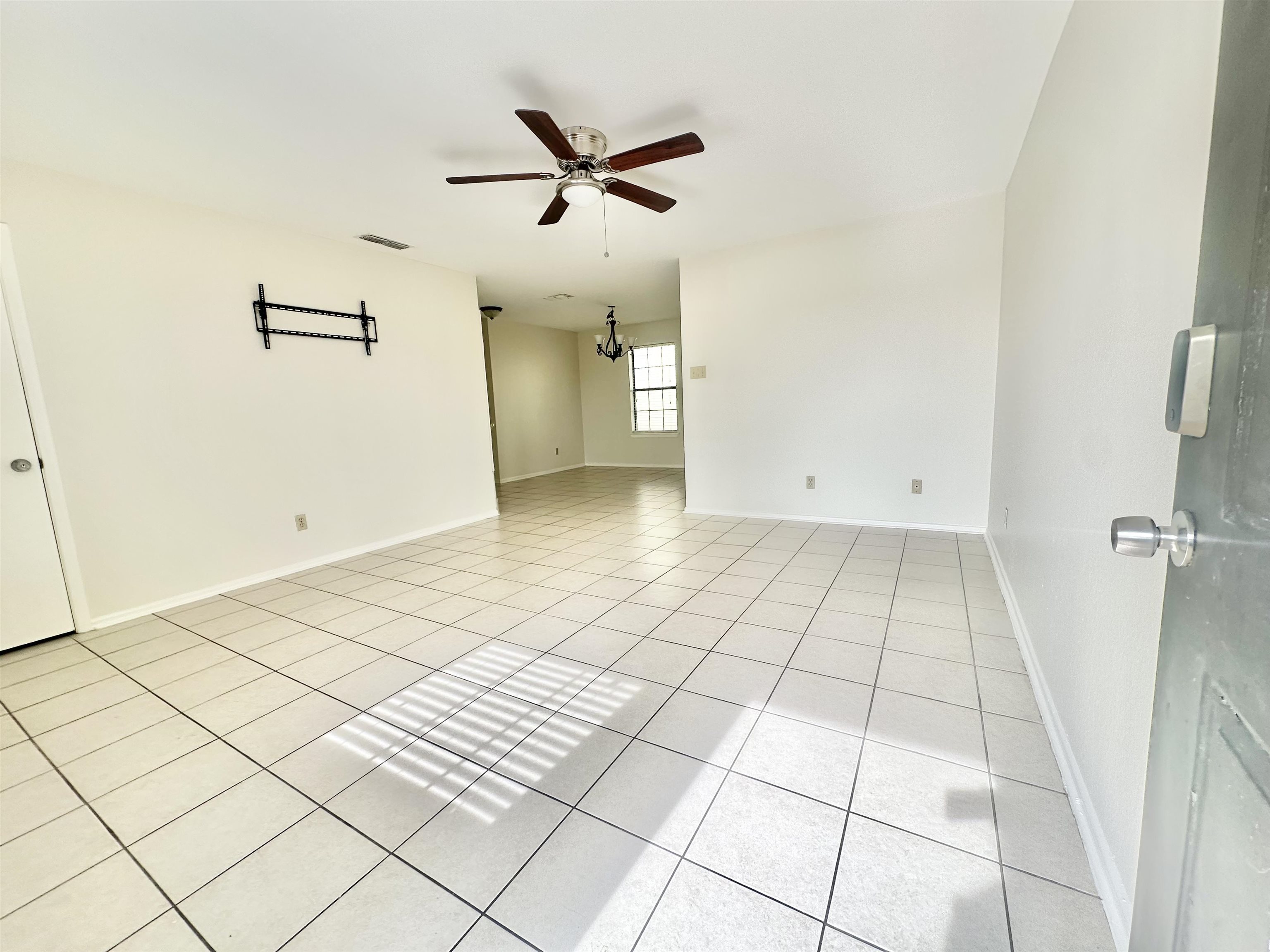 1304 Rosario St 4 Property Photo 7
