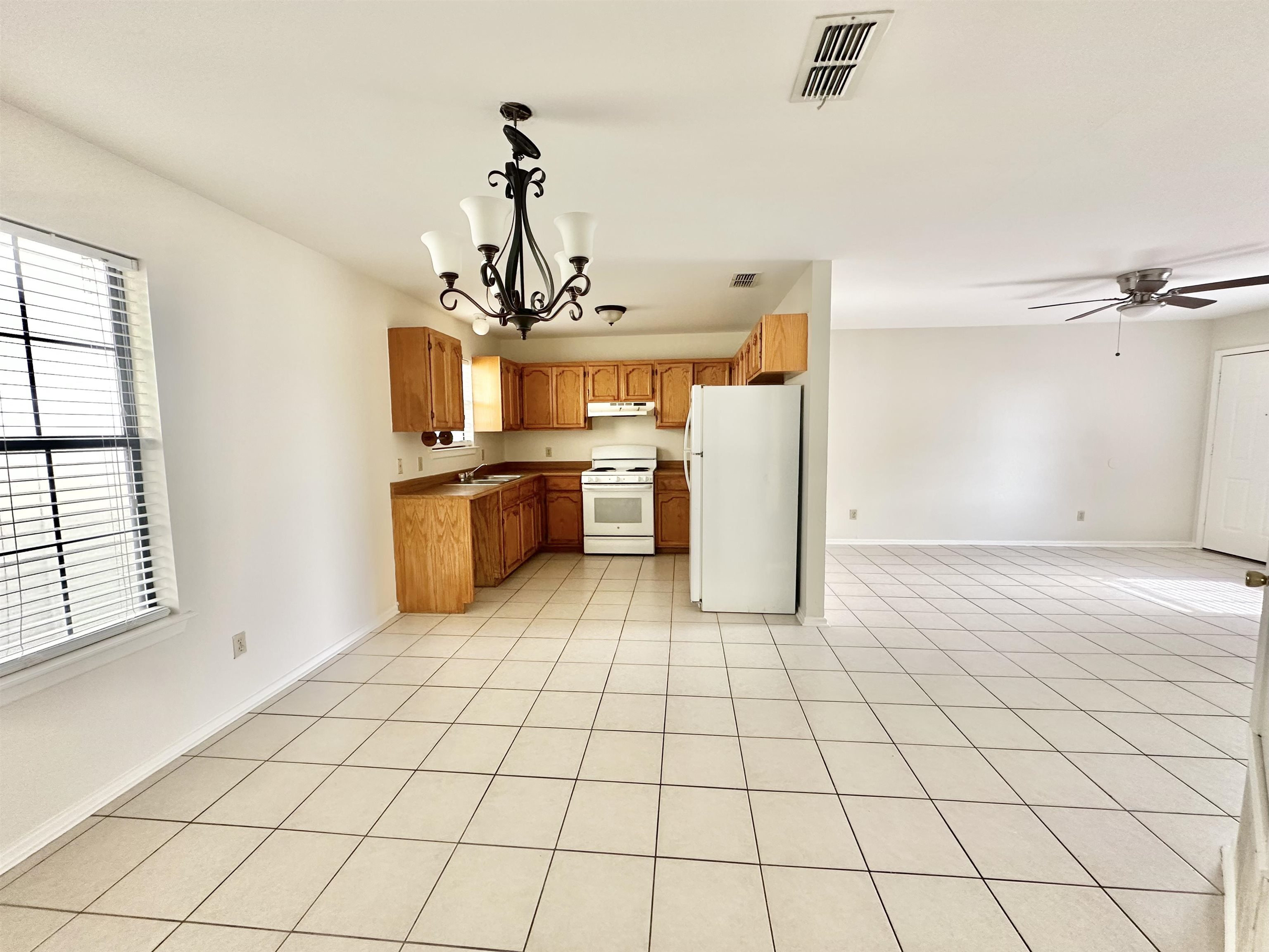 1304 Rosario St 4 Property Photo 10