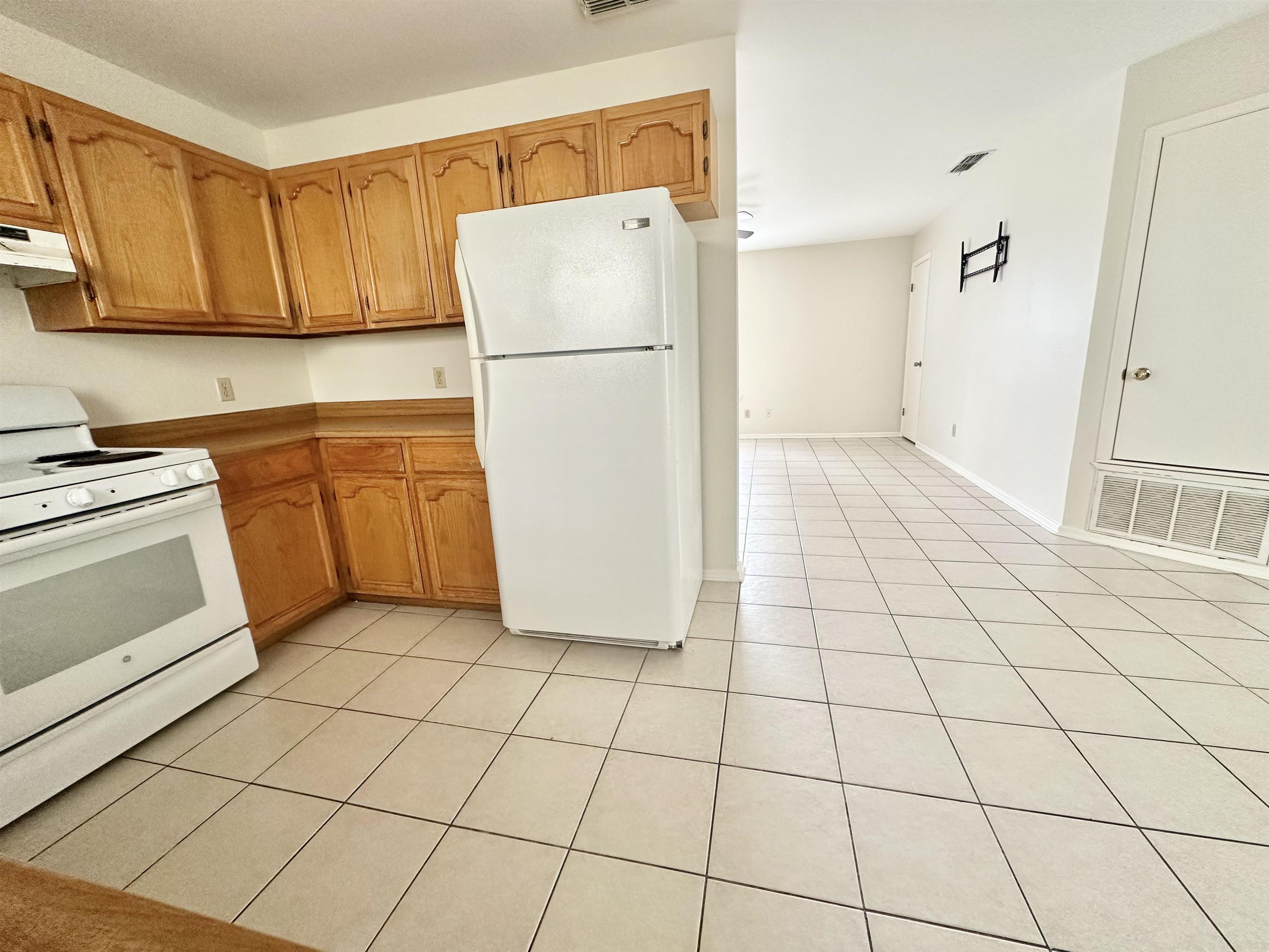 1304 Rosario St 4 Property Photo 11