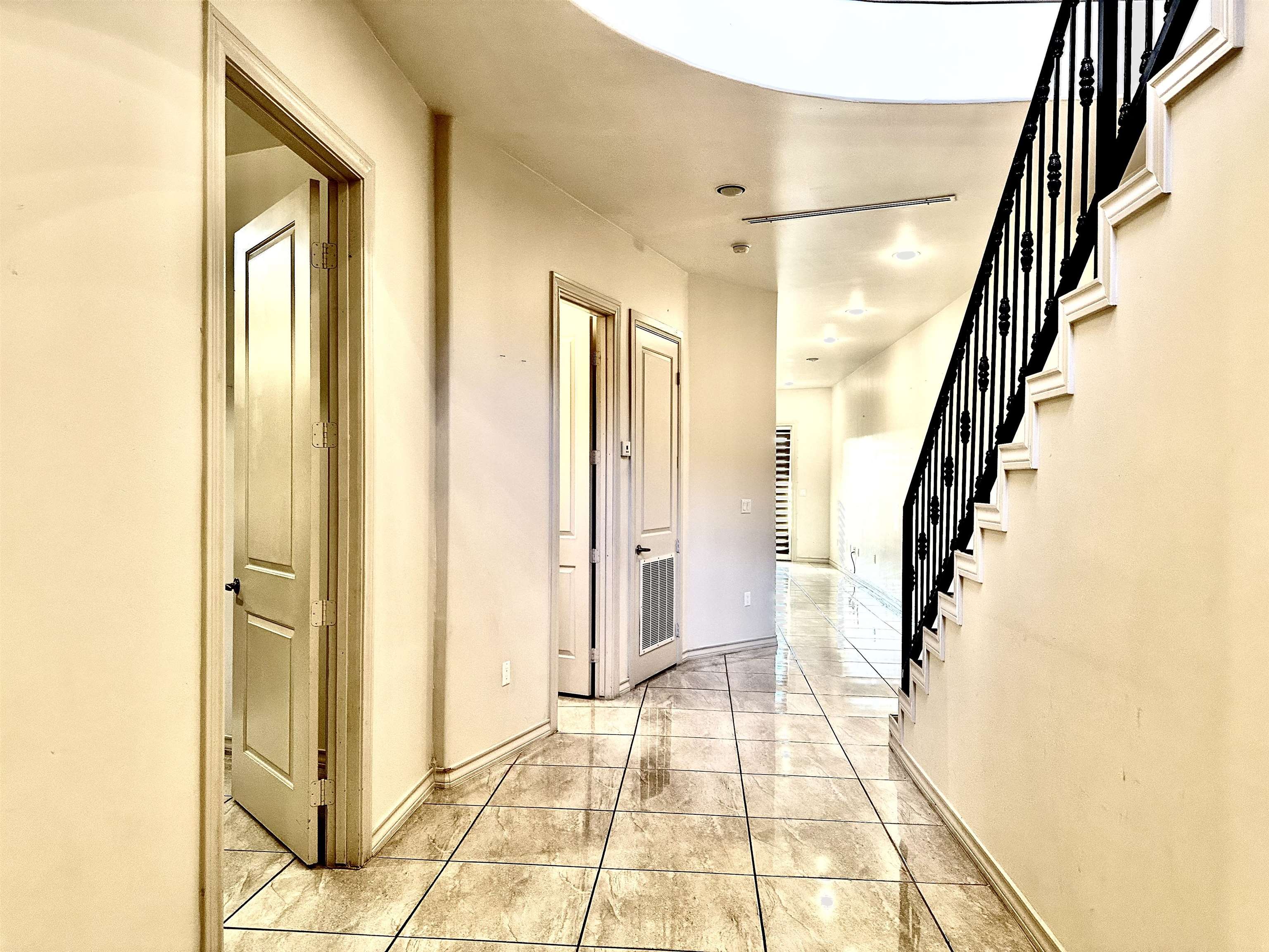 2110 Bermuda Dr 16 Property Photo 4