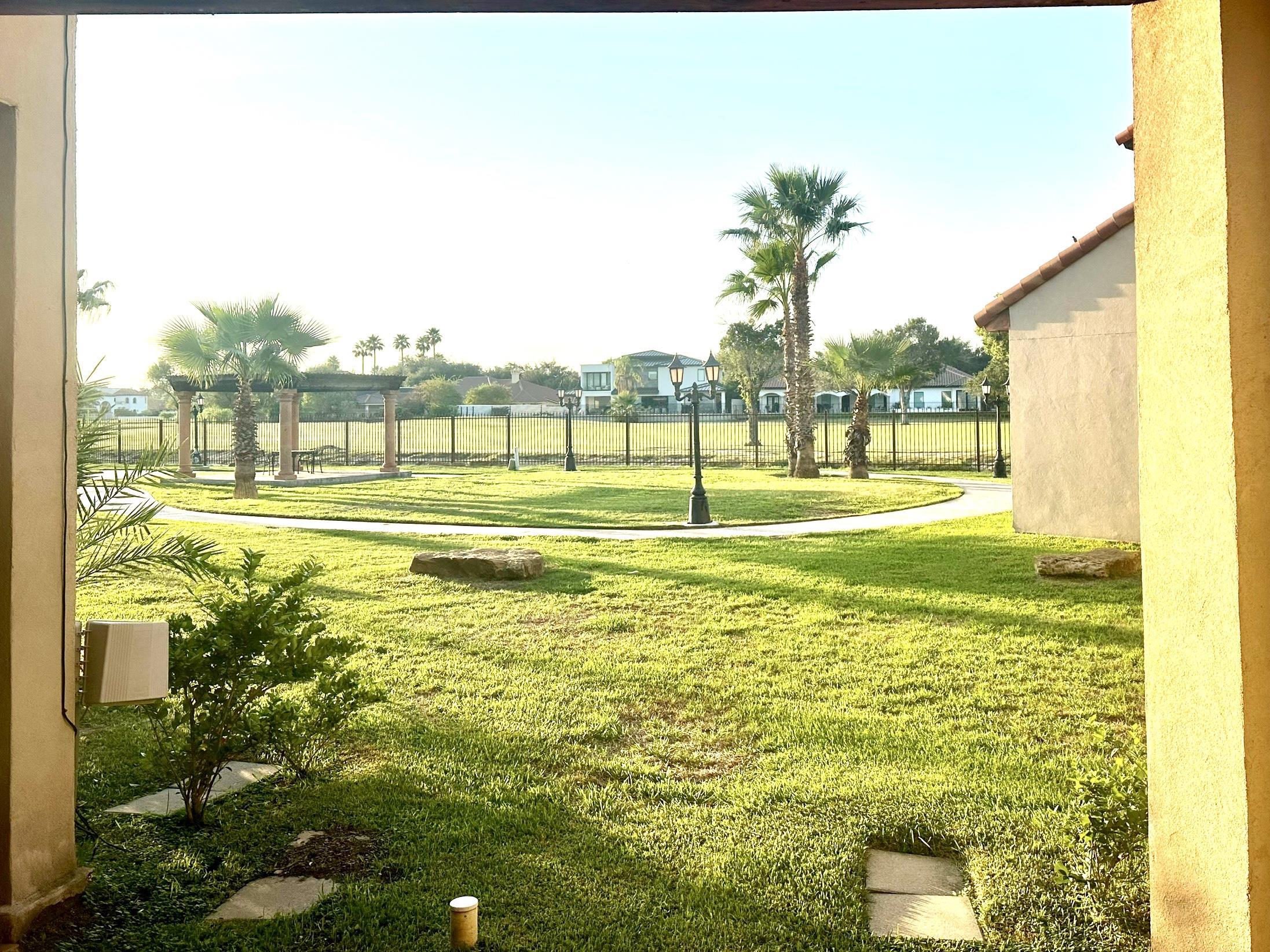 2110 Bermuda Dr 16 Property Photo 12