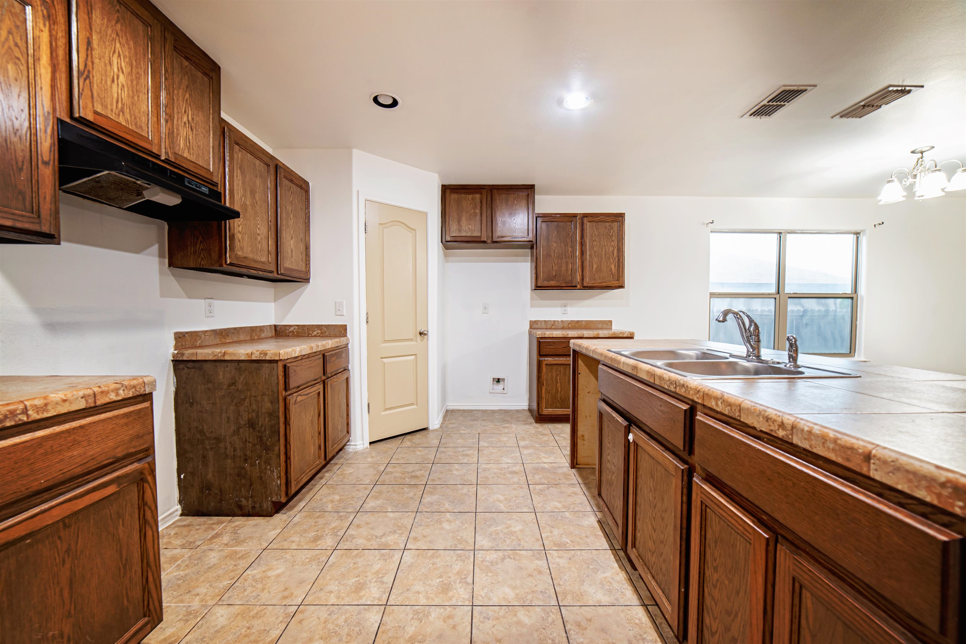 3727 Jose C Santos Dr Property Photo 6
