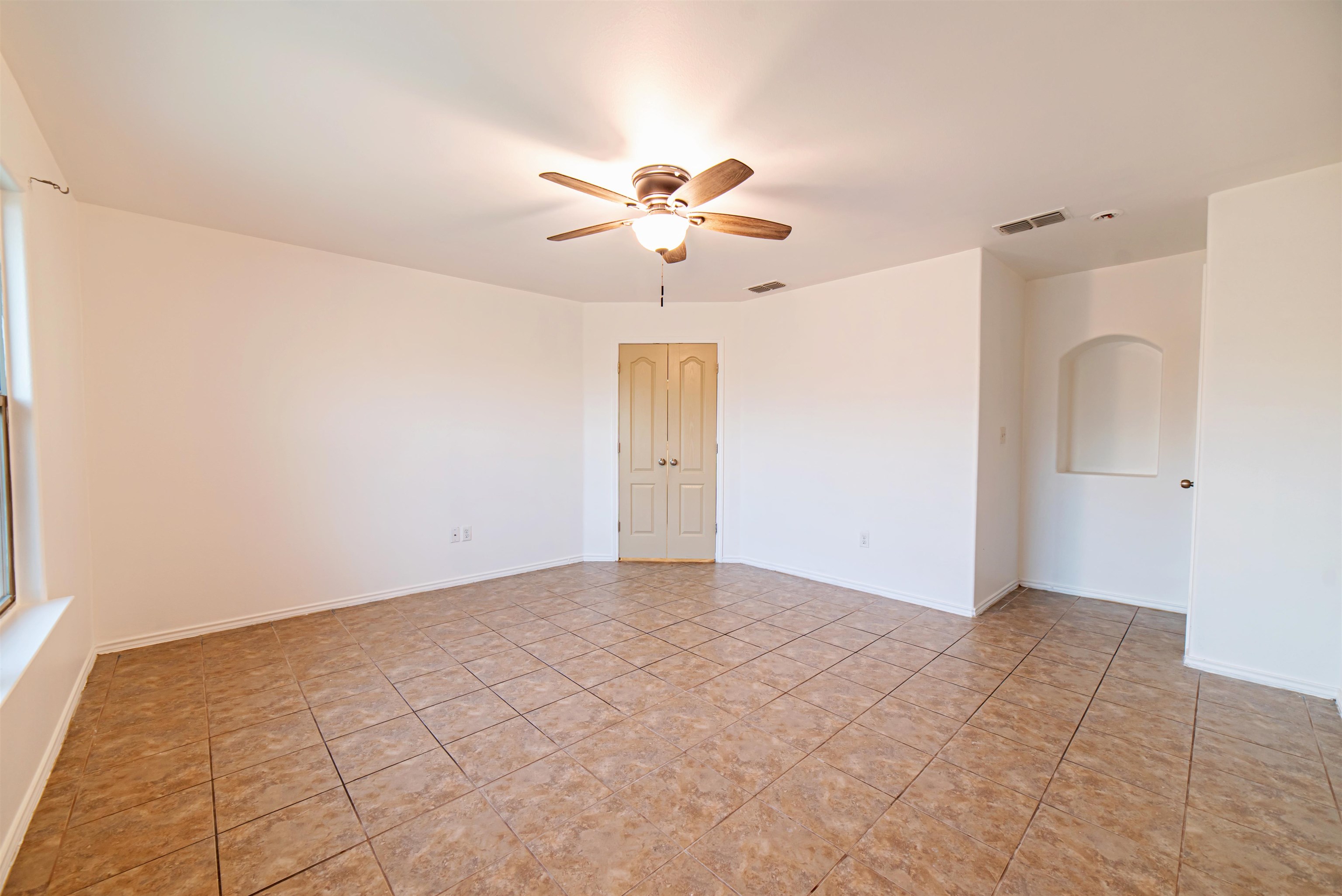 3727 Jose C Santos Dr Property Photo 11