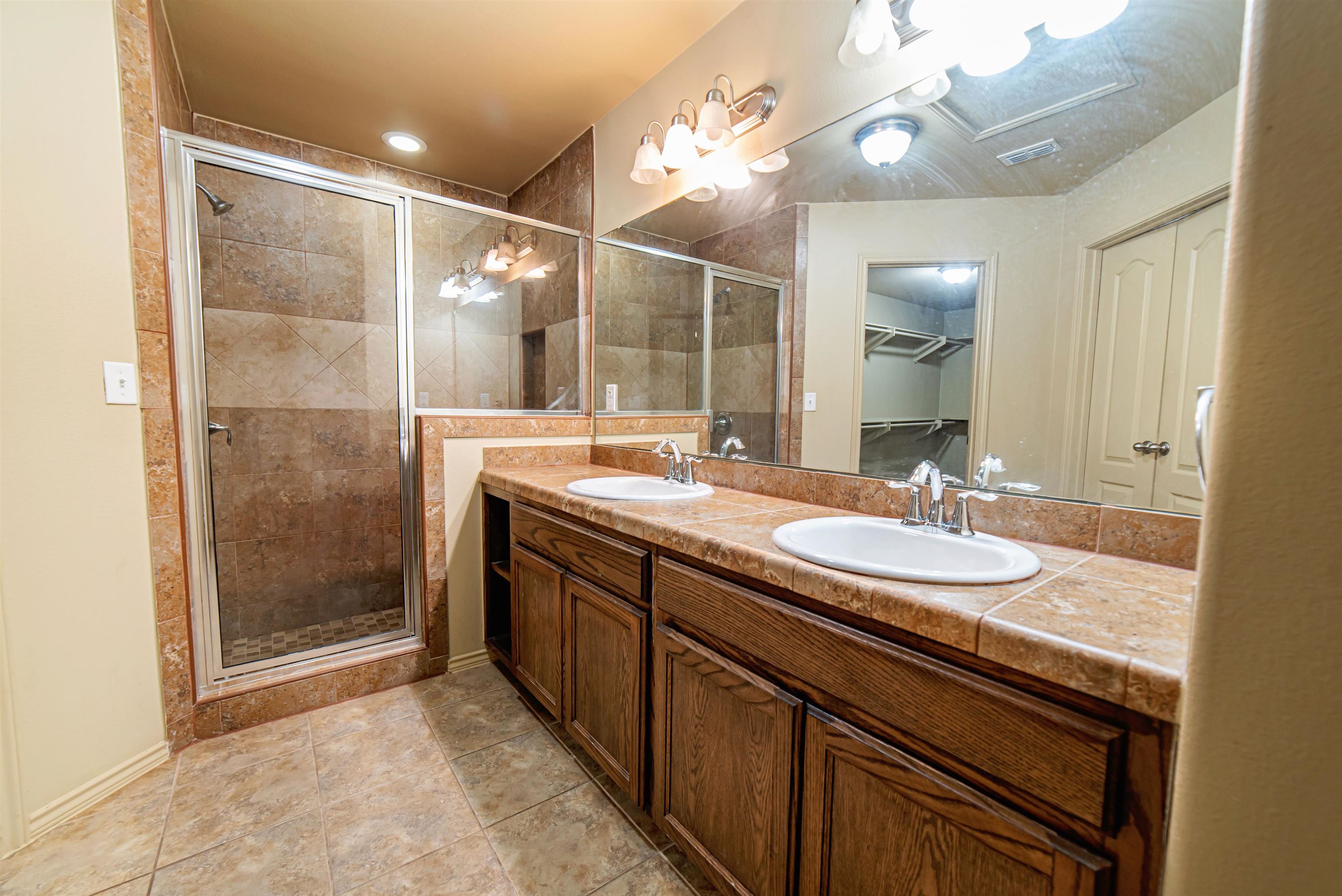 3727 Jose C Santos Dr Property Photo 13