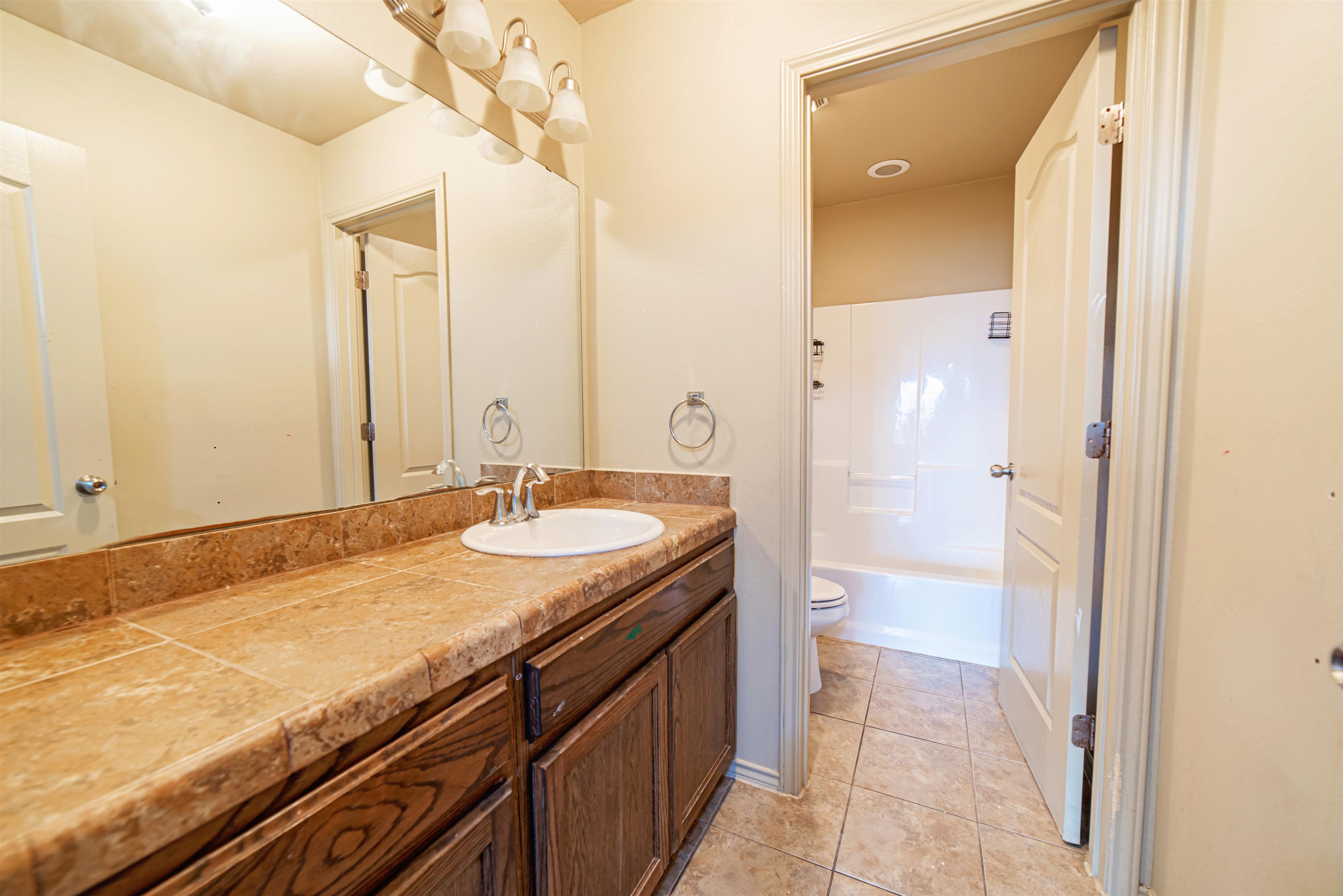 3727 Jose C Santos Dr Property Photo 18
