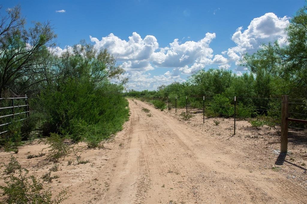 395 Ranch Road 6210f Property Photo 6