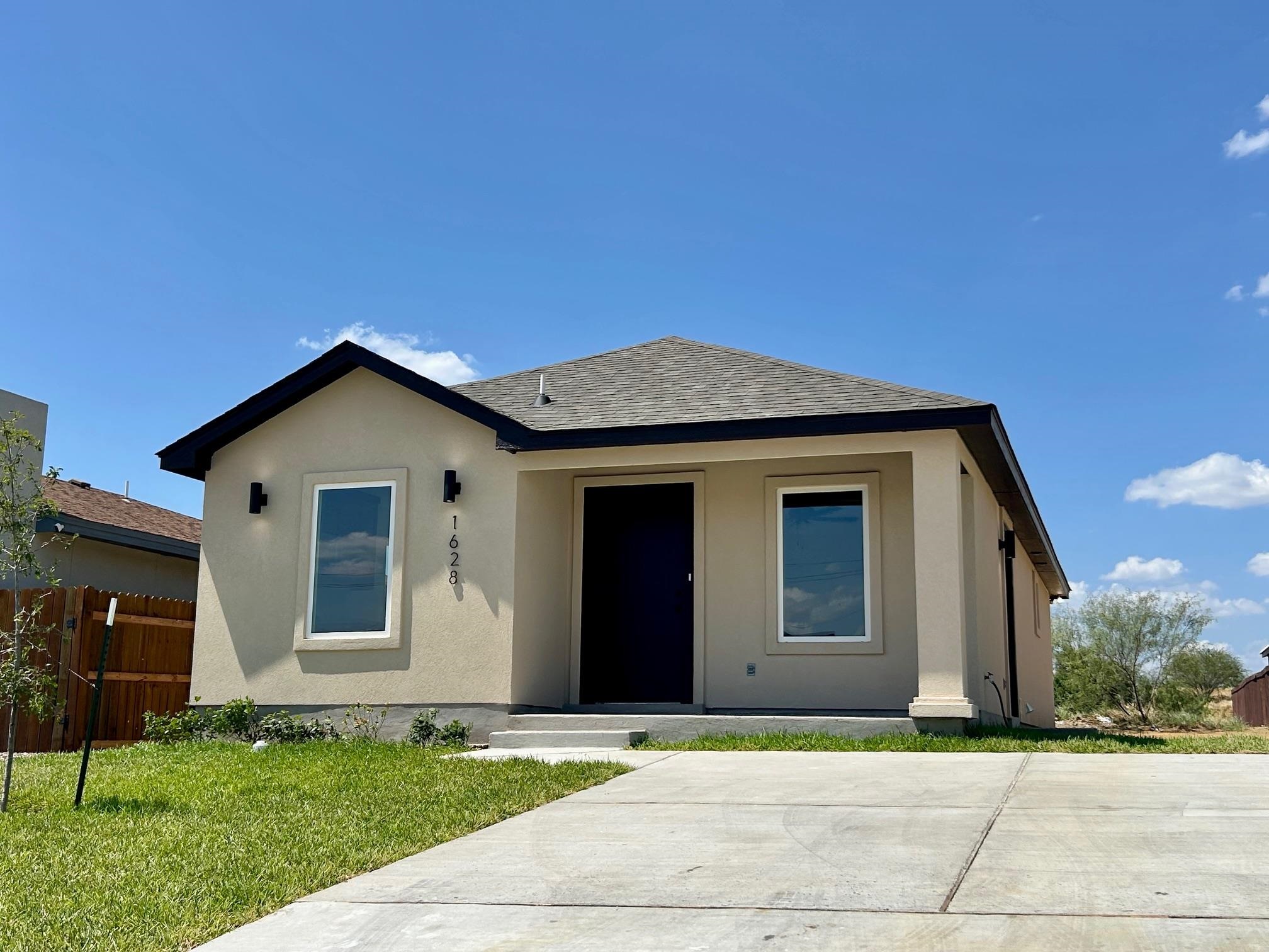 1628 Bilbao Dr. Property Photo 2