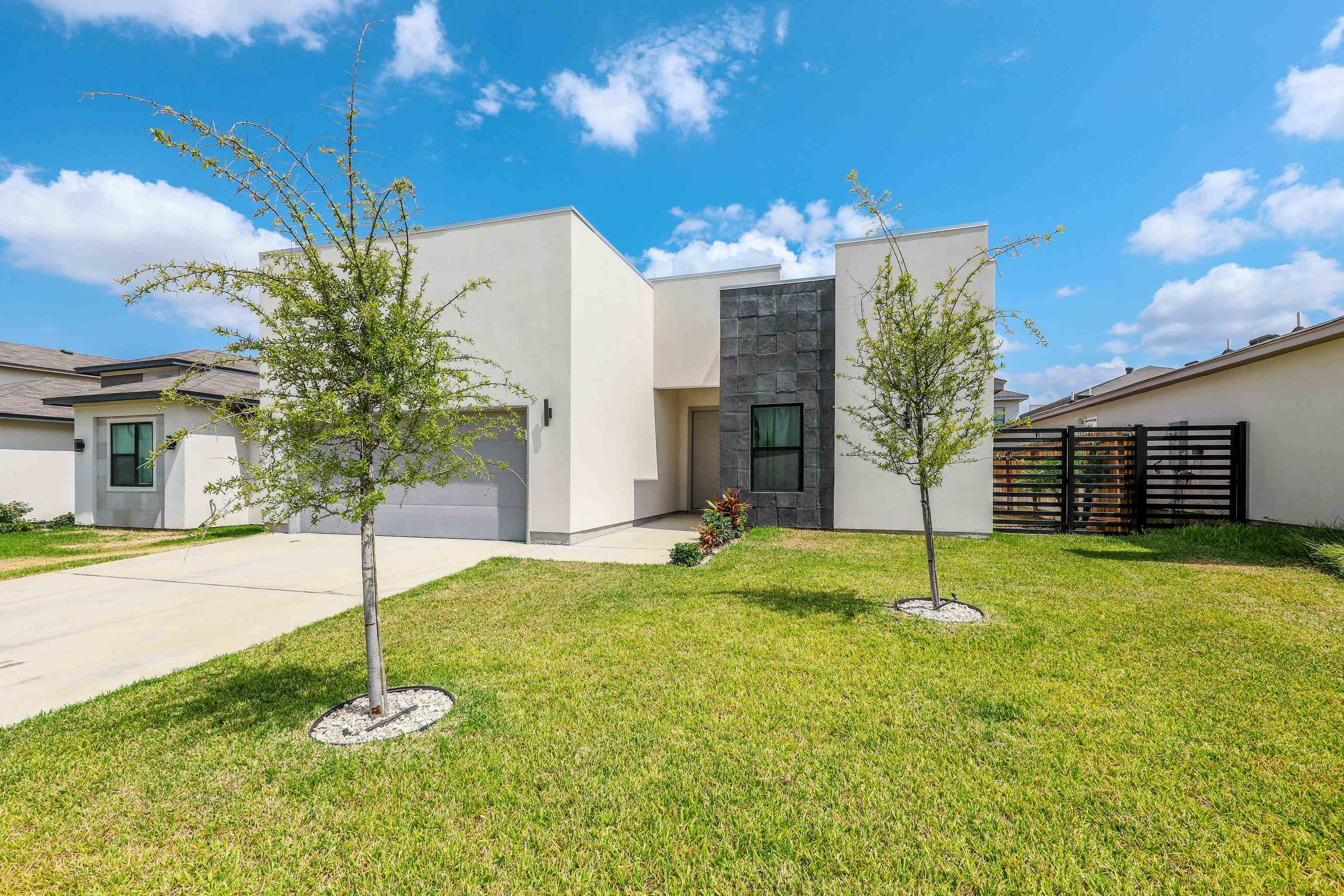 1510 Latigo Loop Property Photo 1