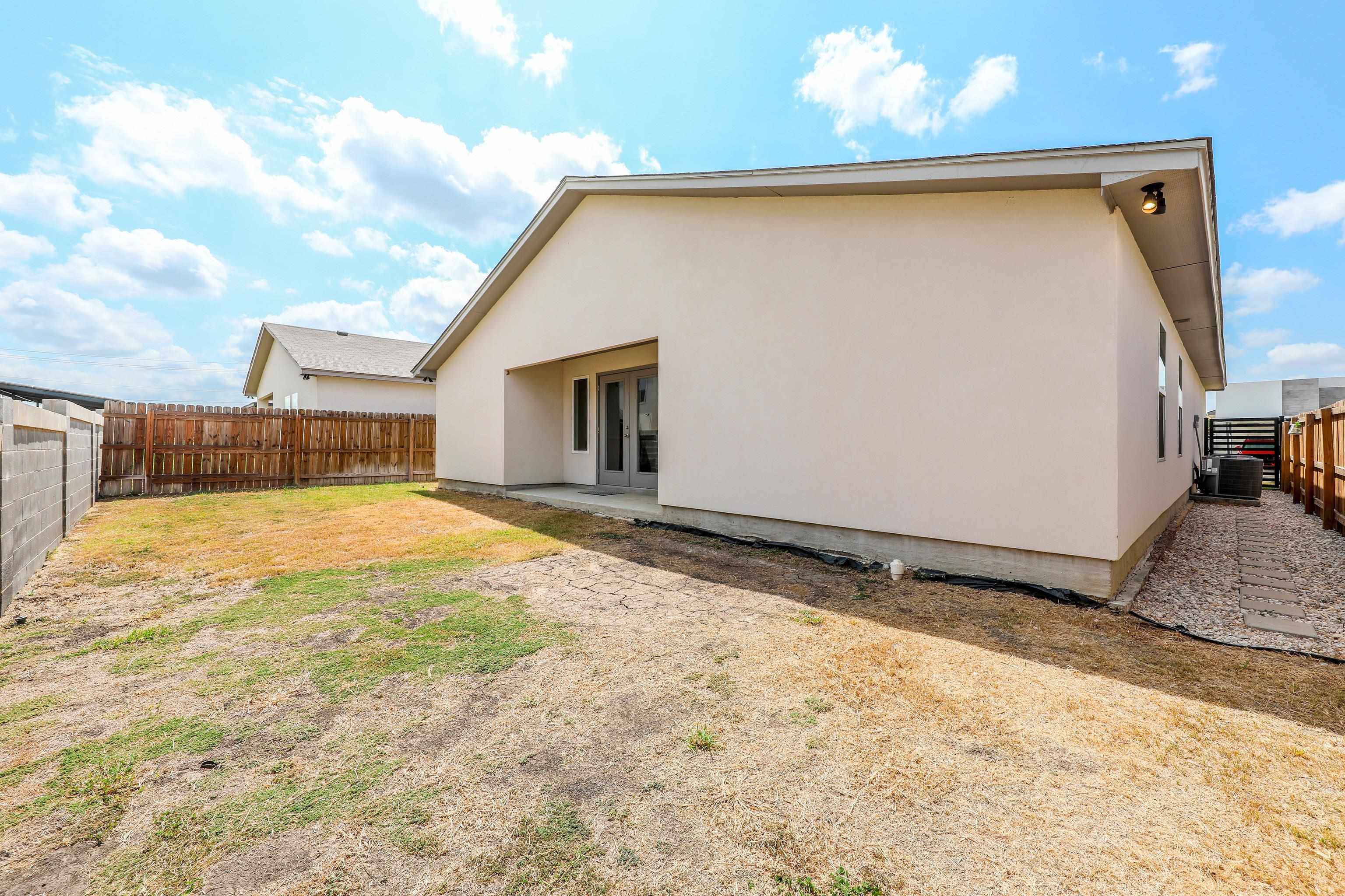 1510 Latigo Loop Property Photo 34