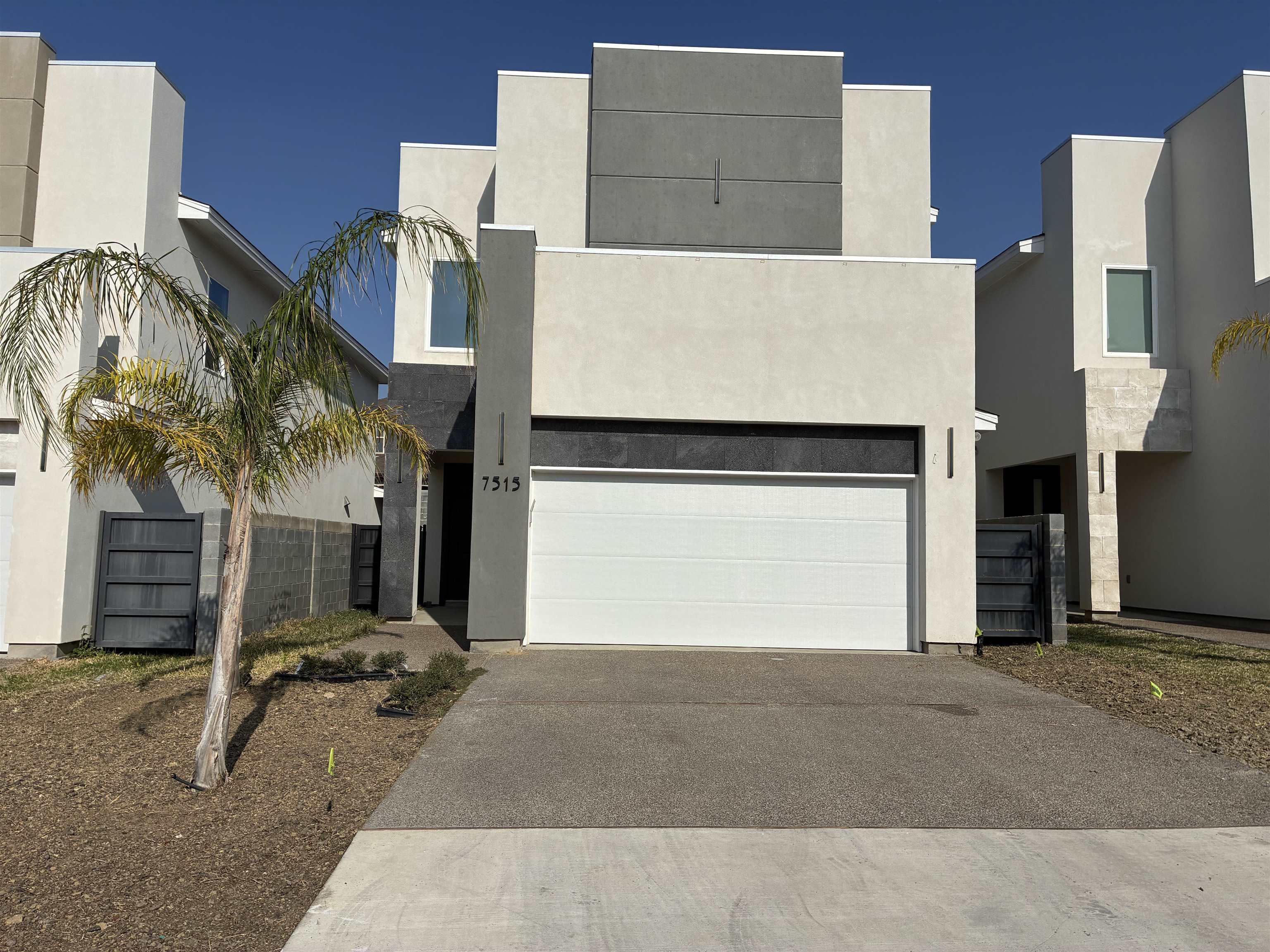 7515 Cresta Bella Street