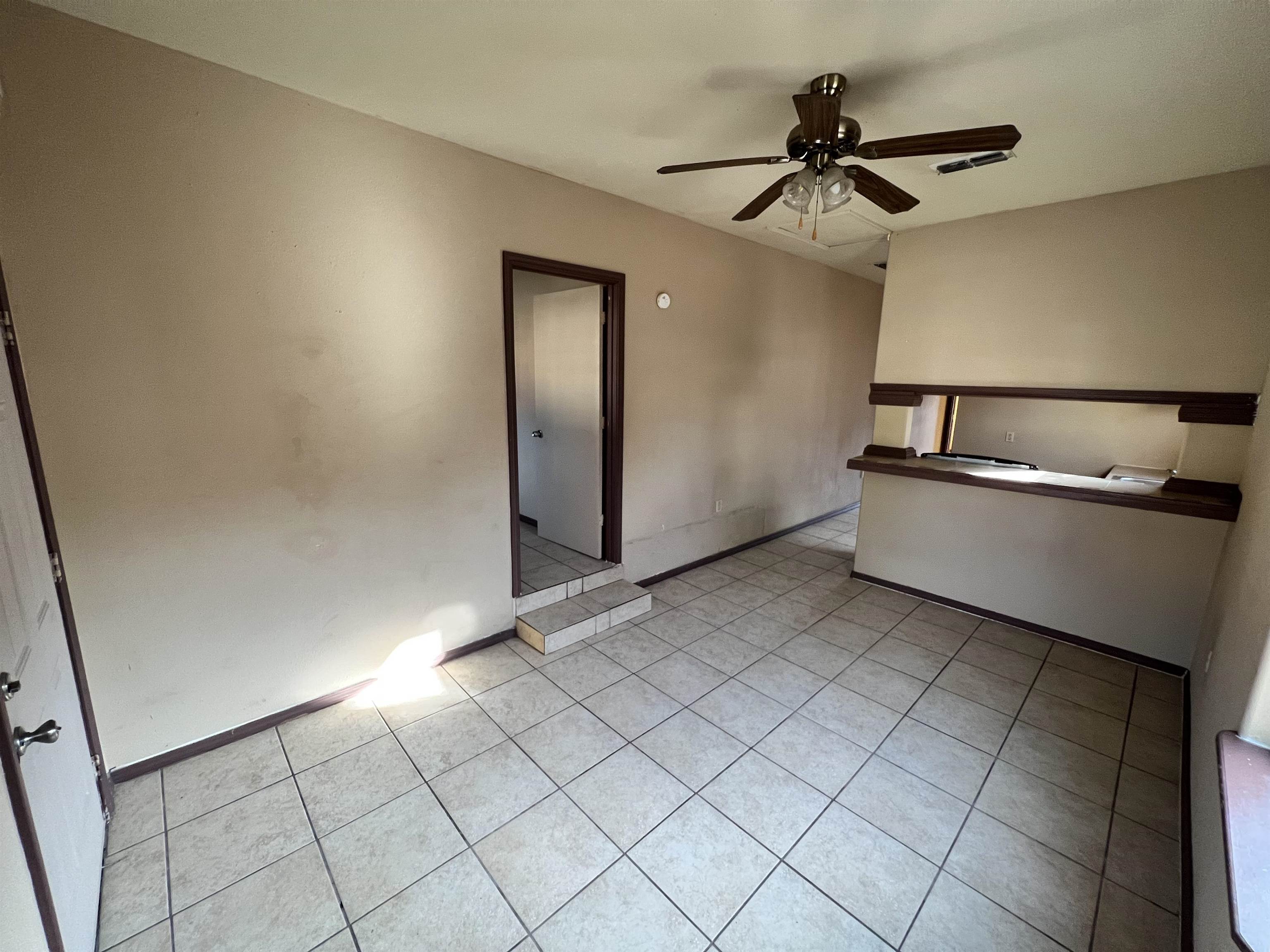 202 Lobo Lp B Property Photo 2